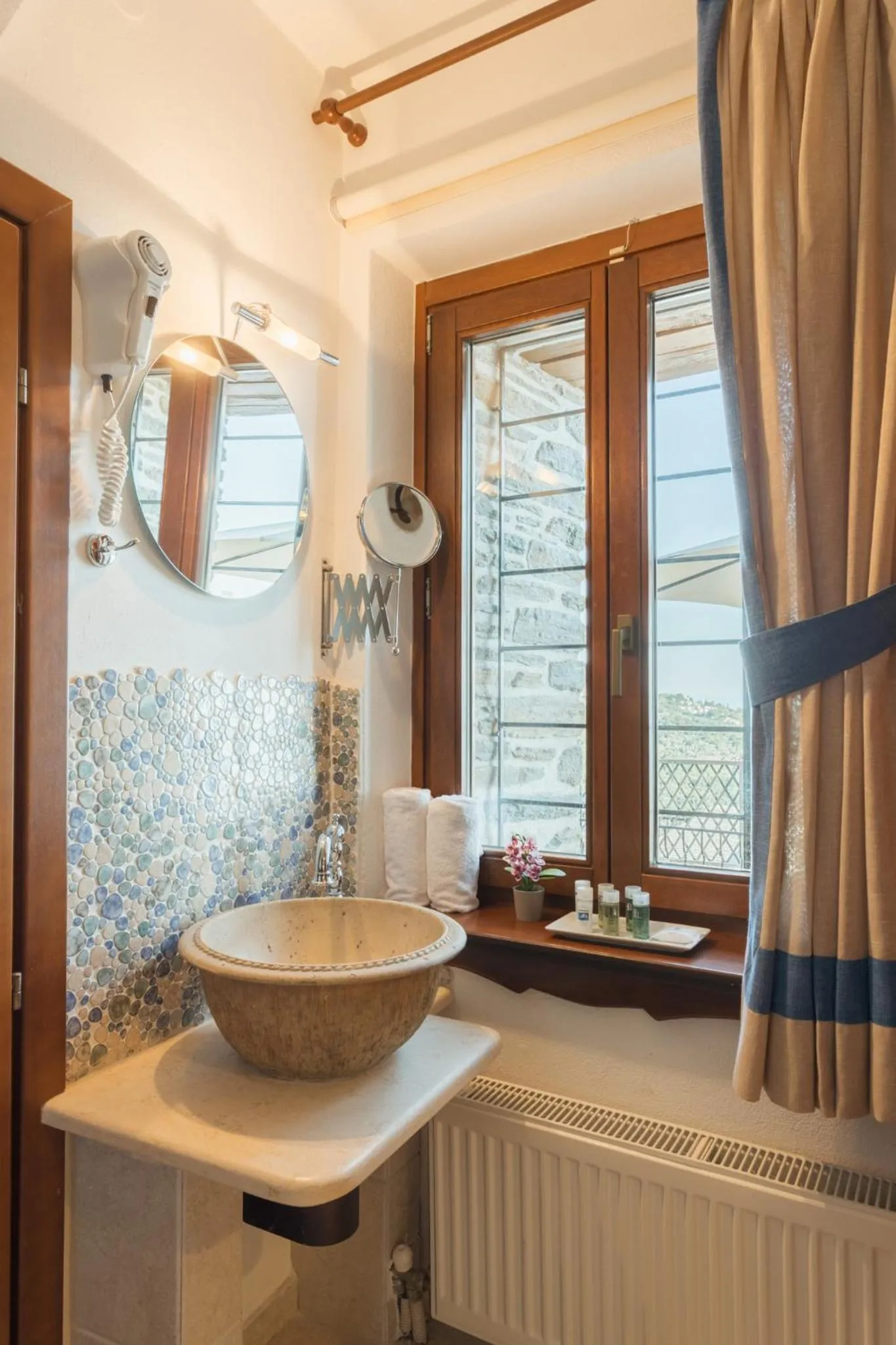 Bathroom in Archontiko Anemos