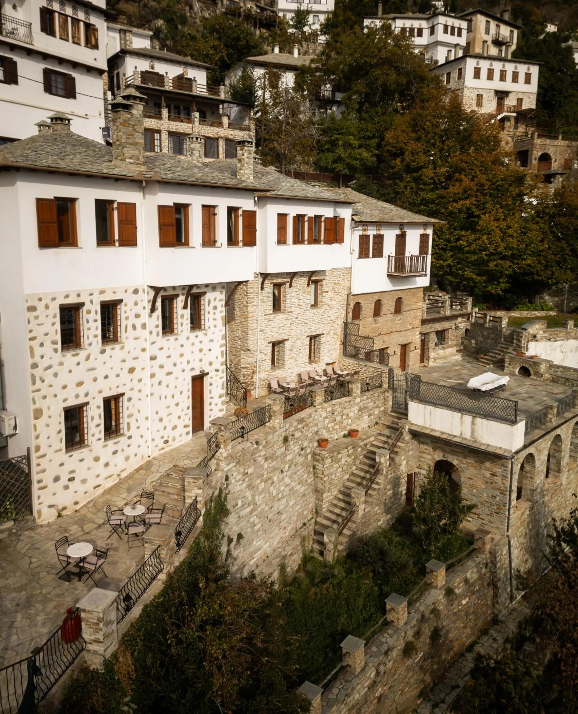 Property building in Archontiko Anemos