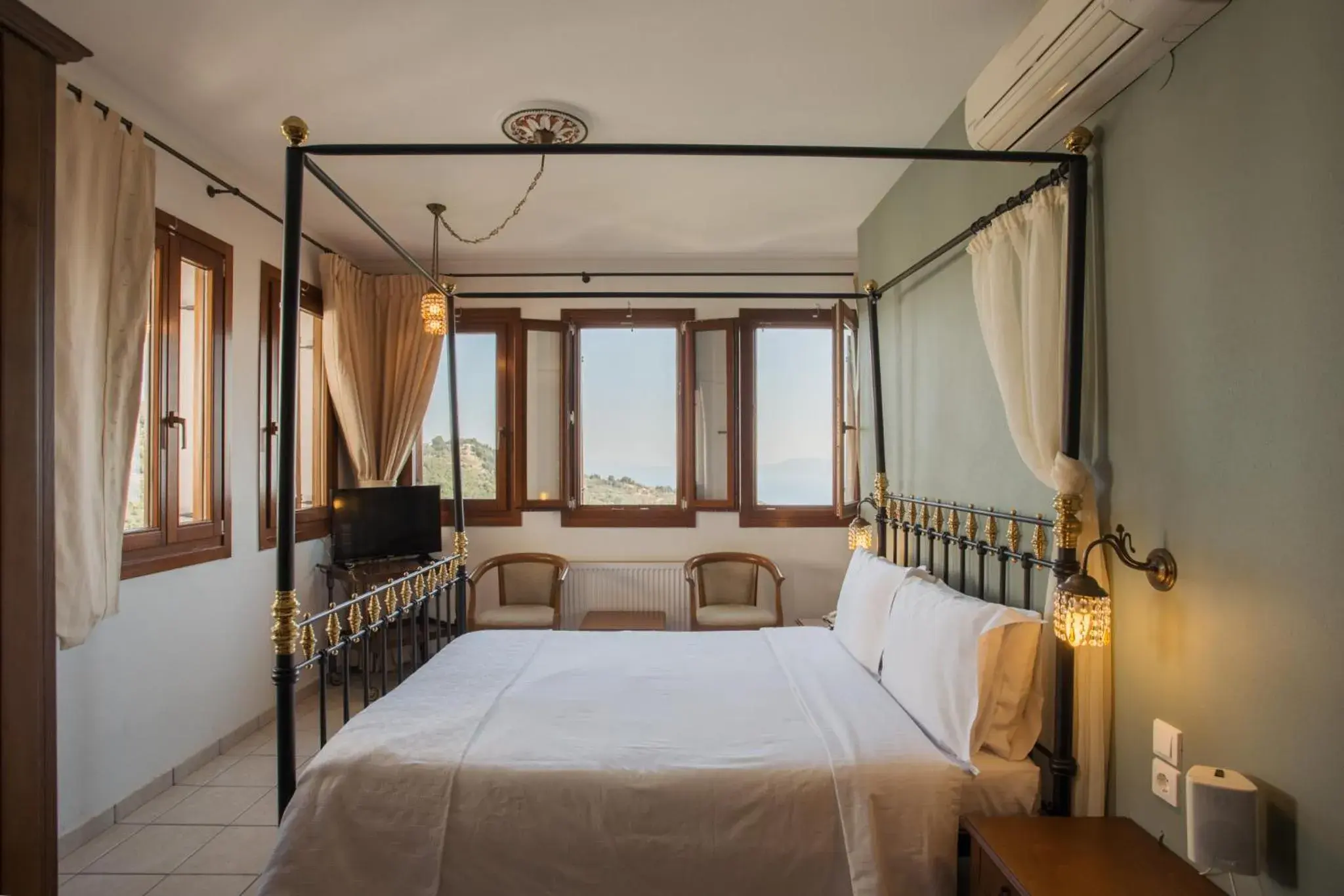 Superior Queen Room in Archontiko Anemos Superior Queen Room in Archontiko Anemos