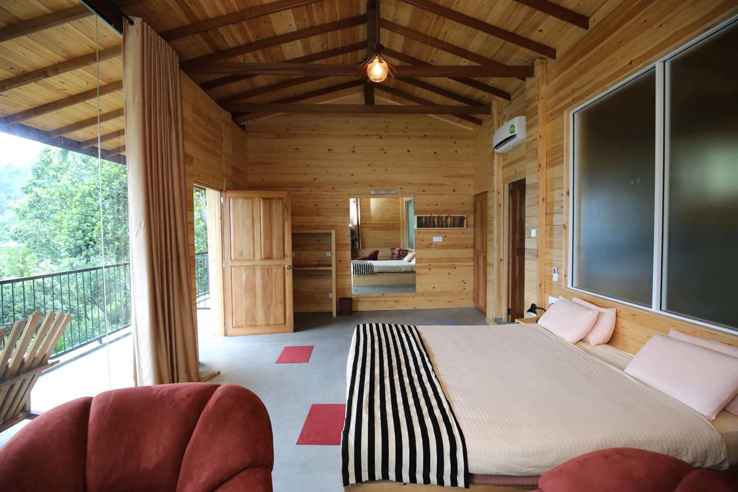 Bedroom, Bed in Country Homes