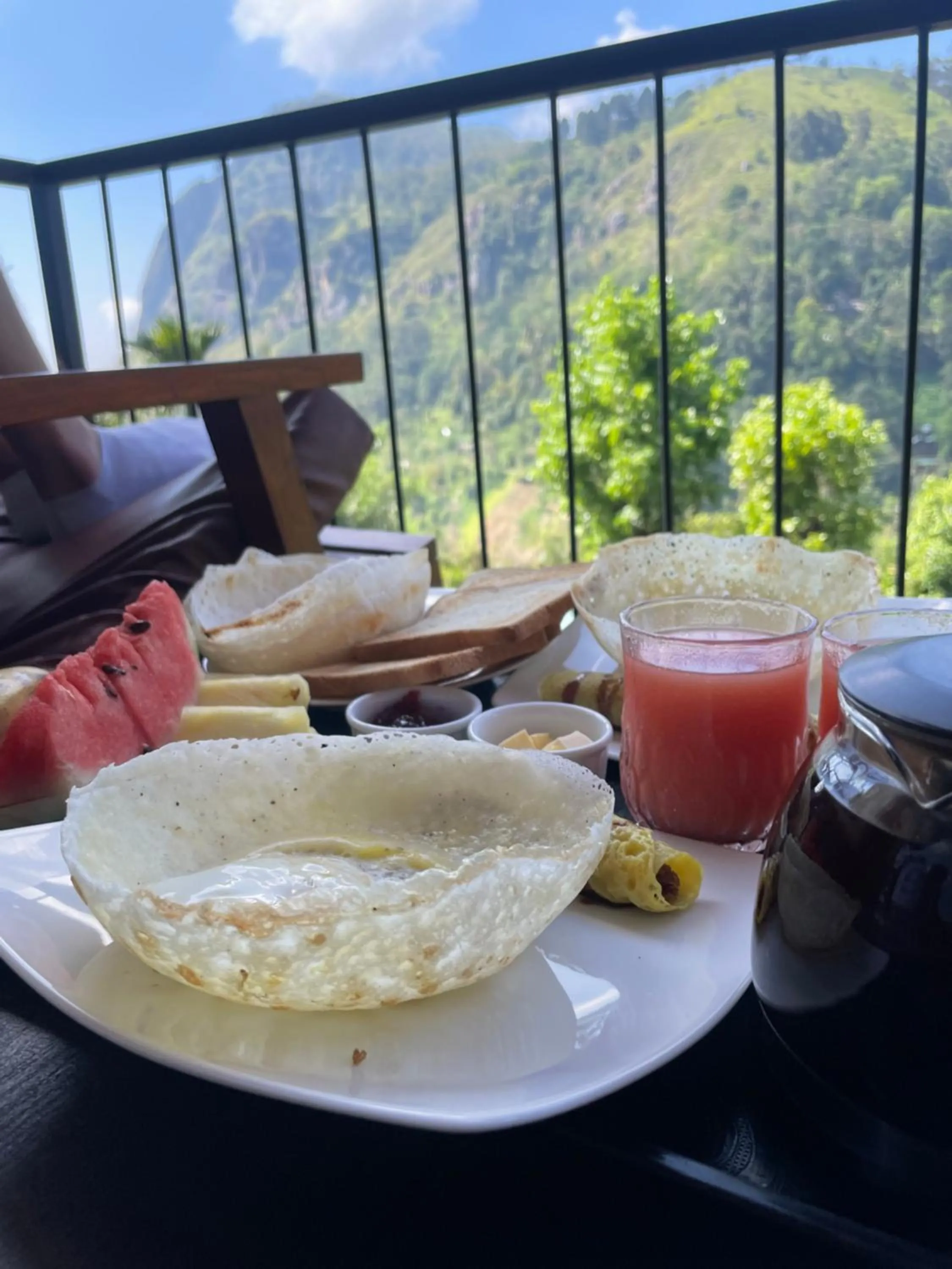 Breakfast in Country Homes