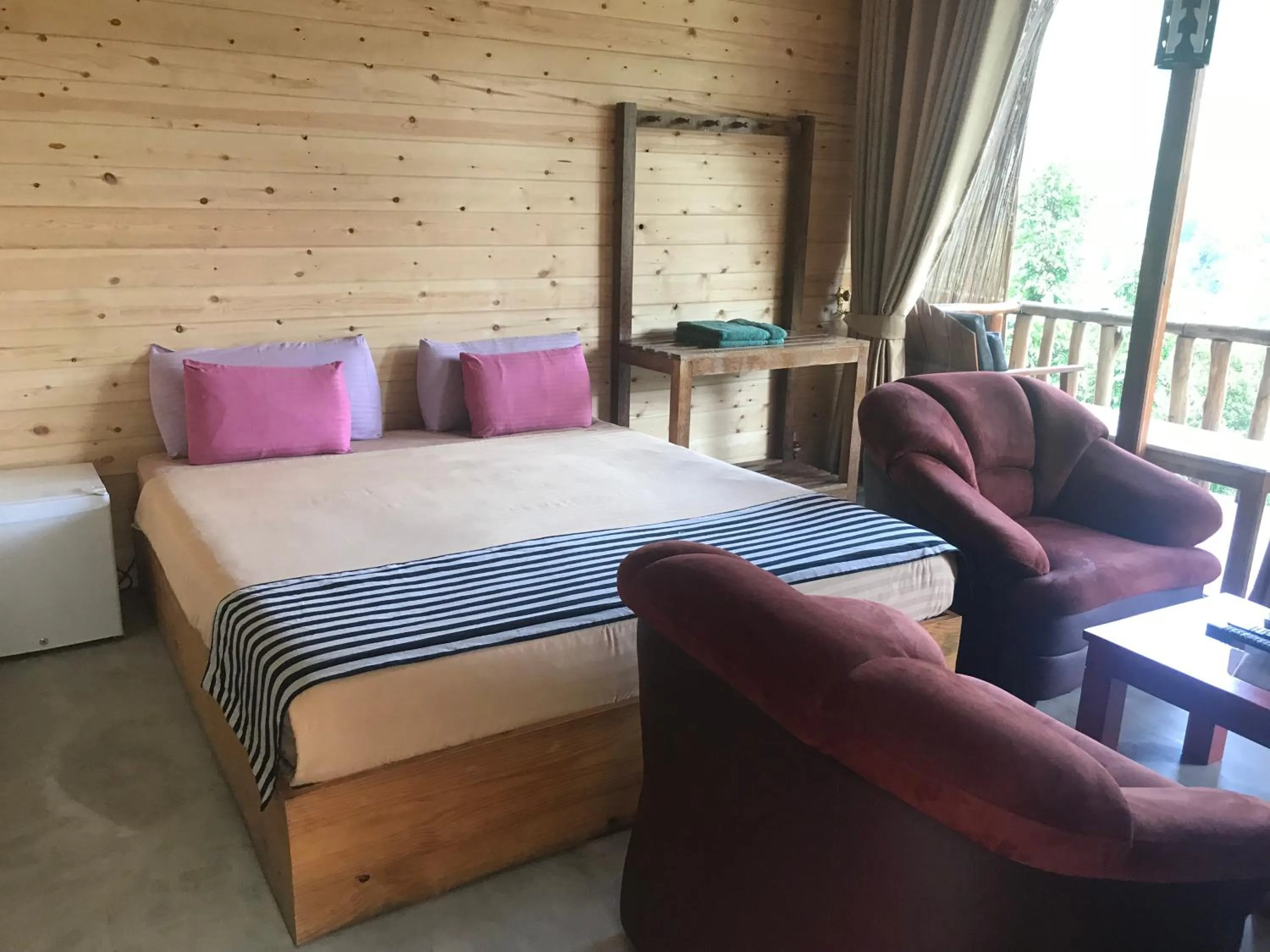 Living room, Bed in Country Homes