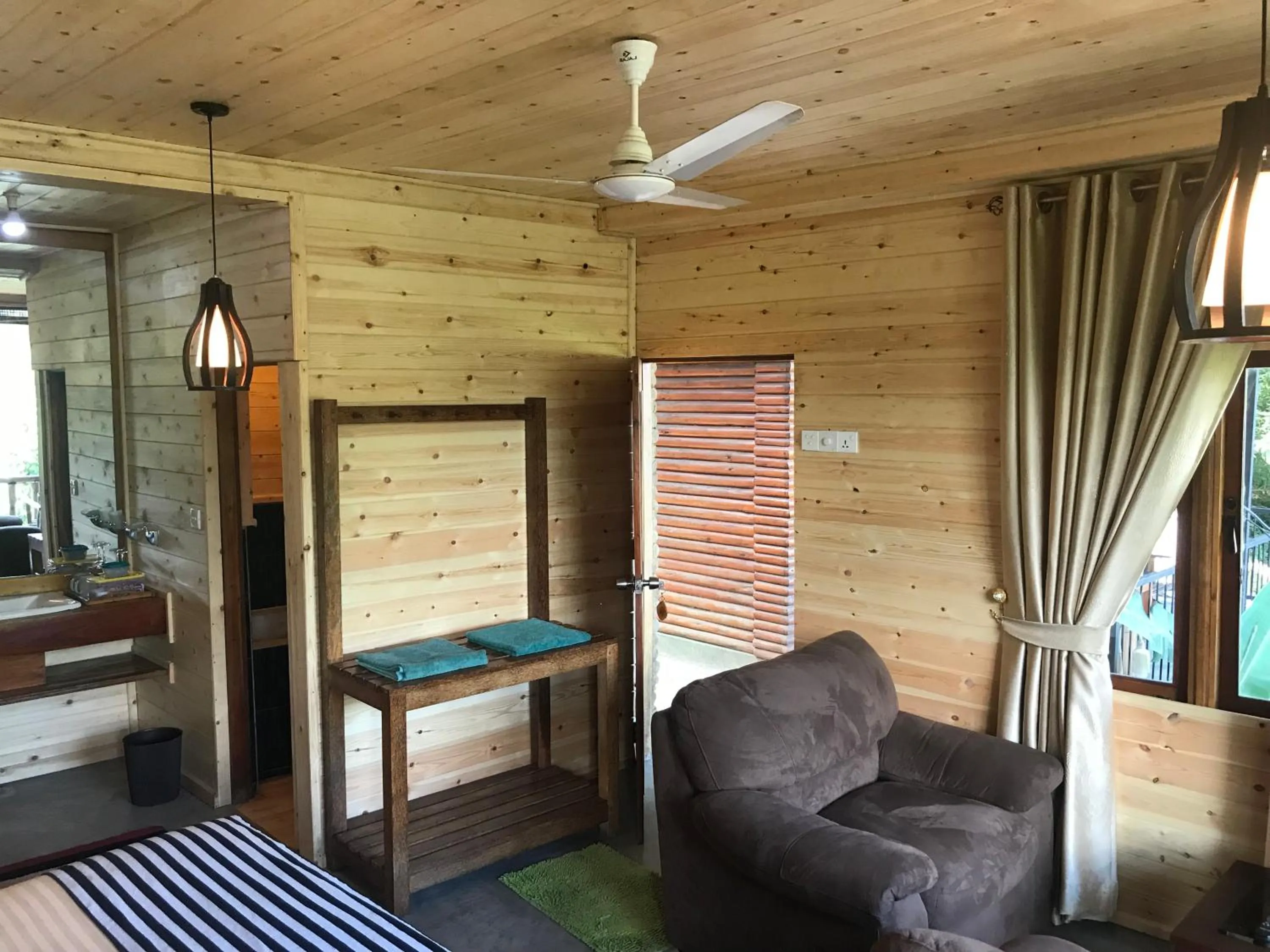 Living room, Bed in Country Homes