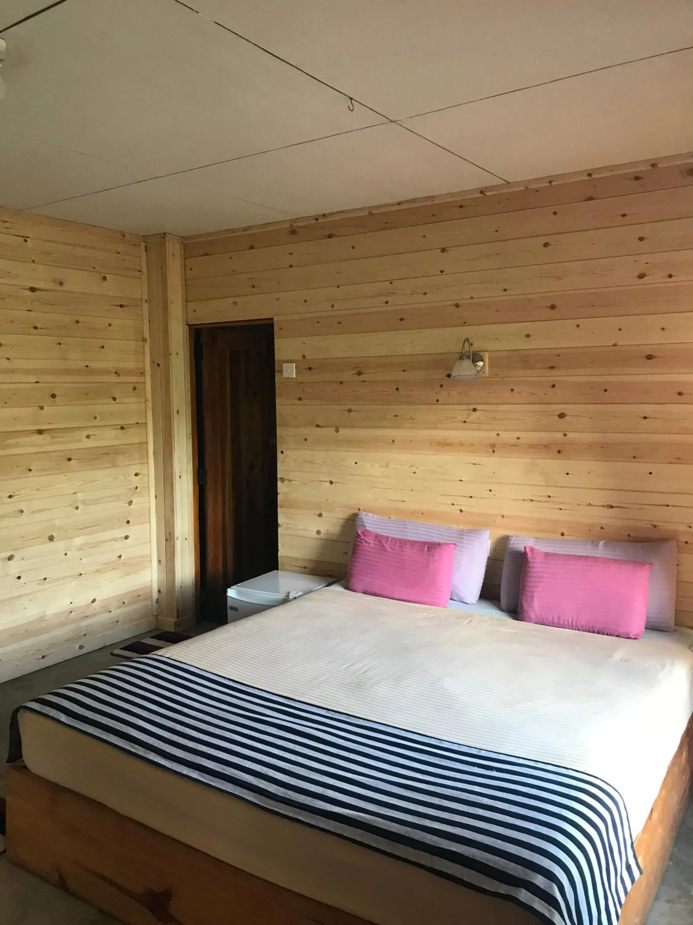 Bedroom, Bed in Country Homes