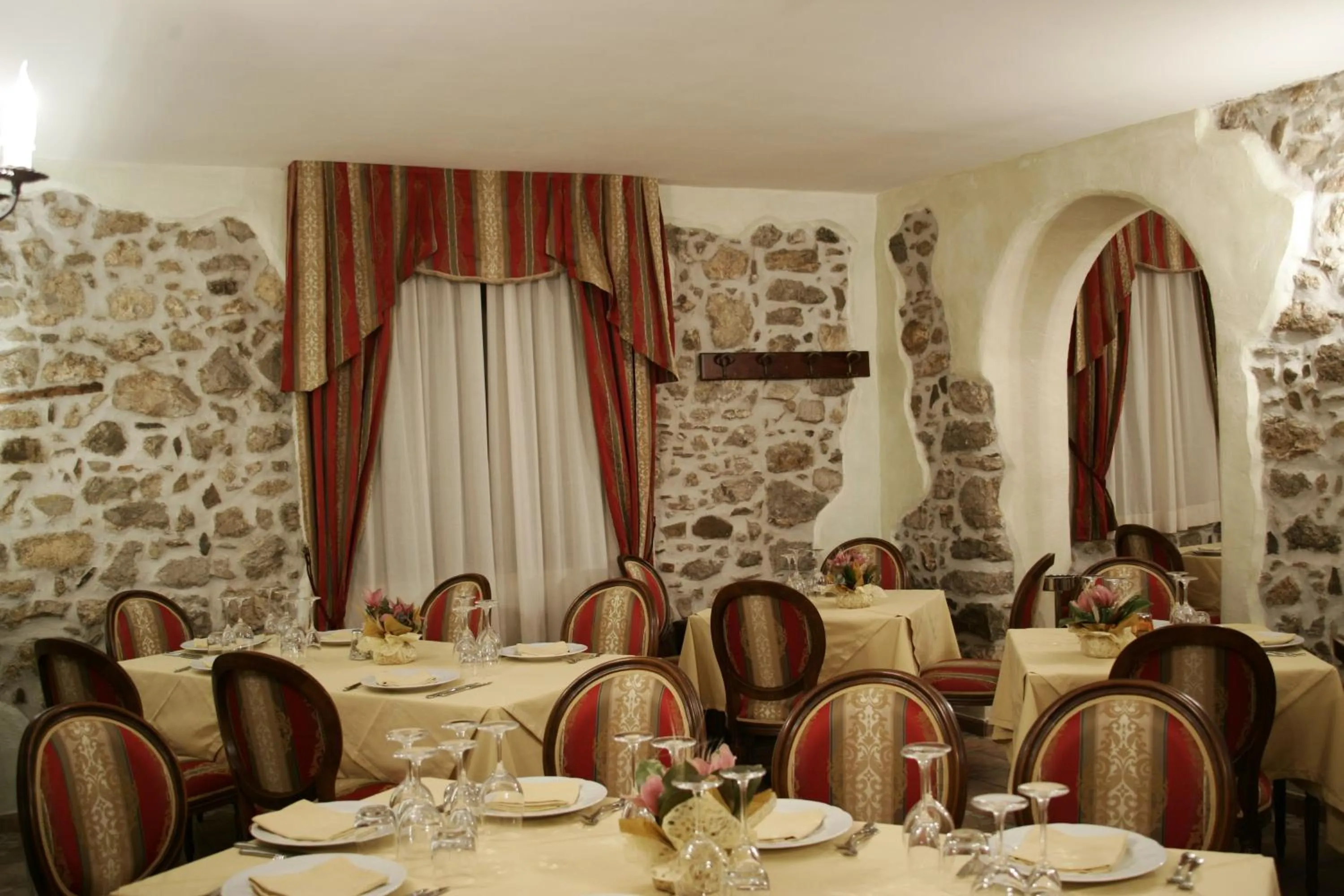 Restaurant/places to eat in Hotel Villa Torre Antica