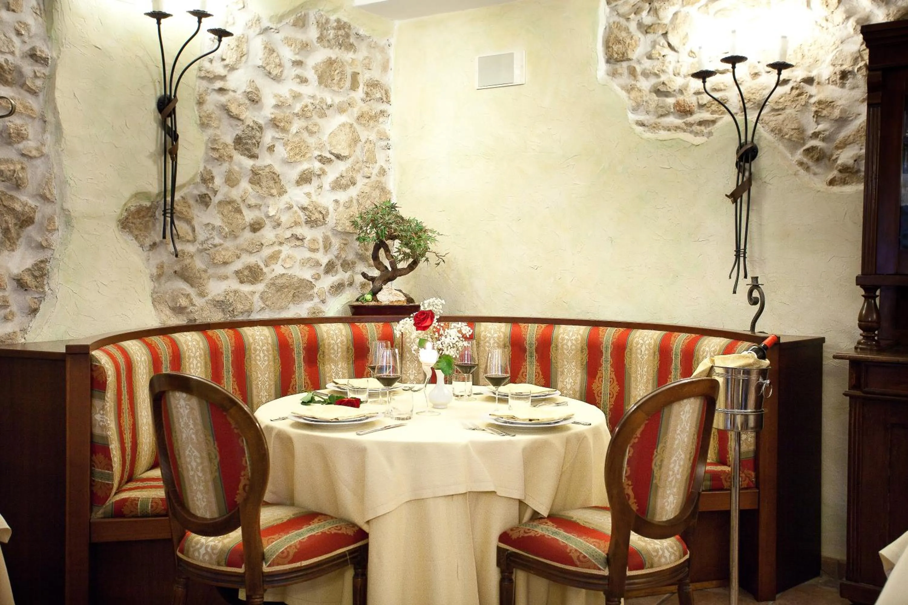 Restaurant/places to eat in Hotel Villa Torre Antica