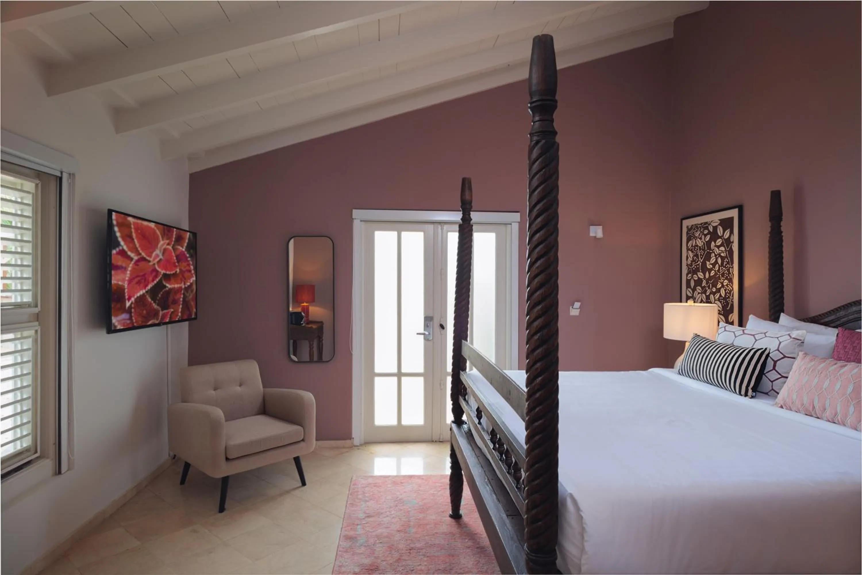 Bed in Kura Botanica Hotel