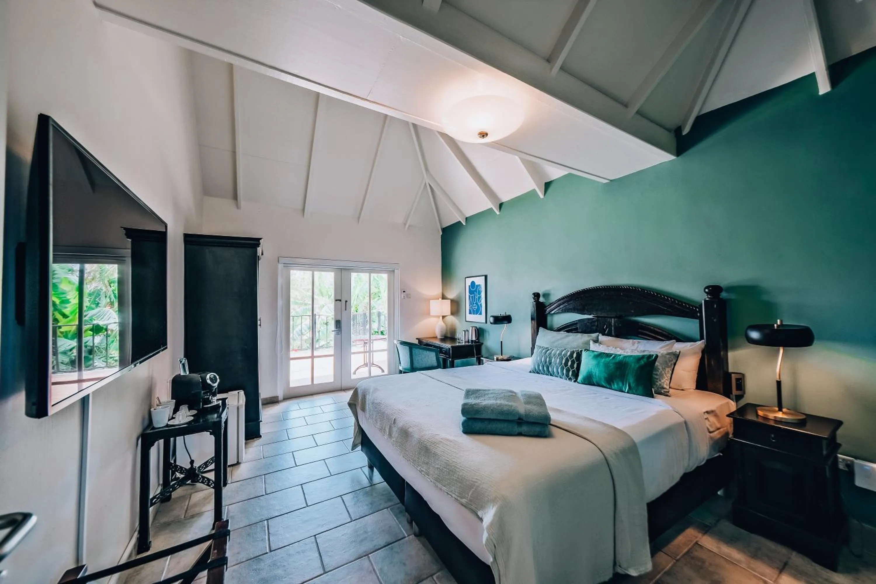 Bed in Kura Botanica Hotel