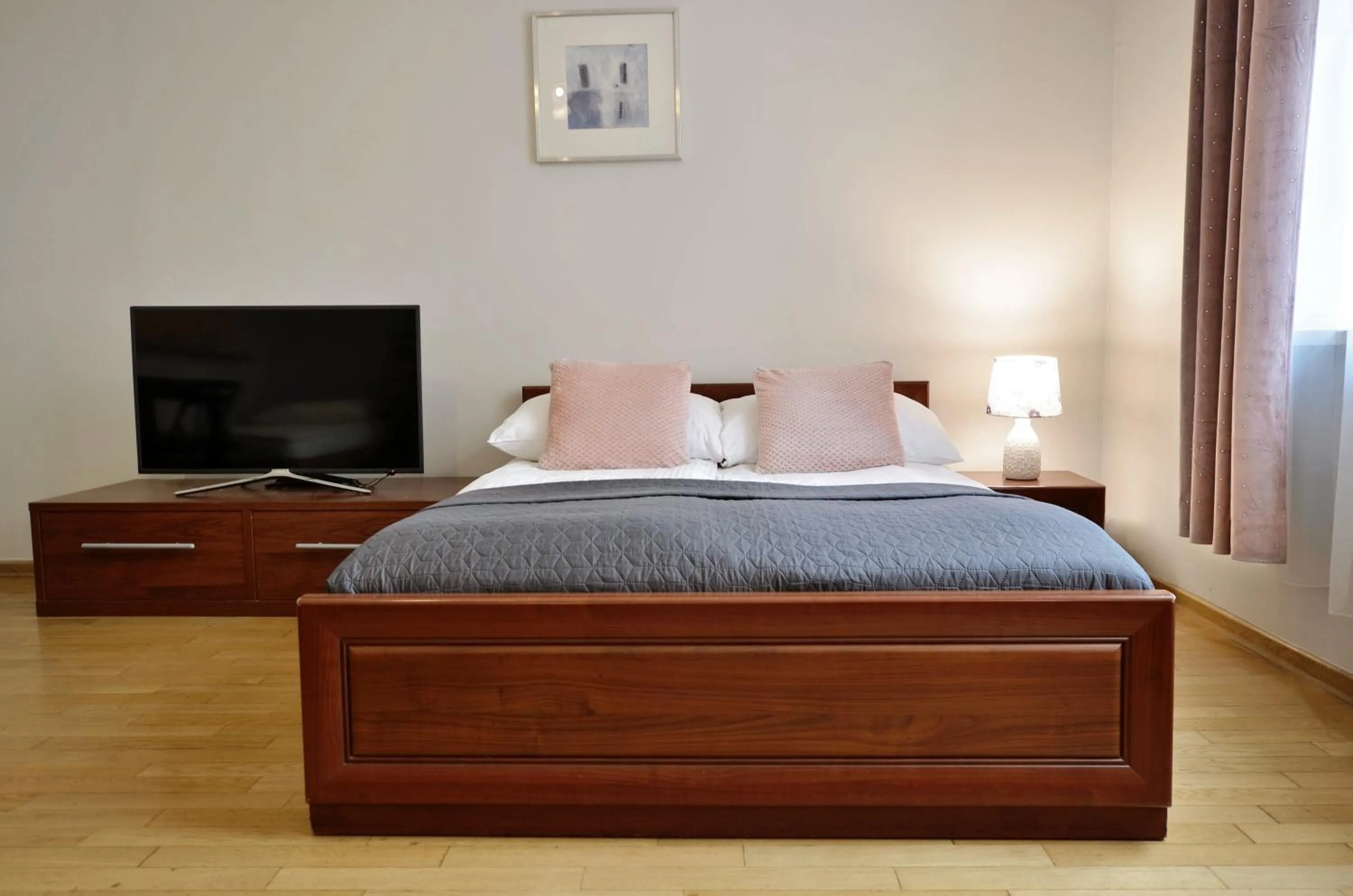 Bed in P&J Apartments Floriańska