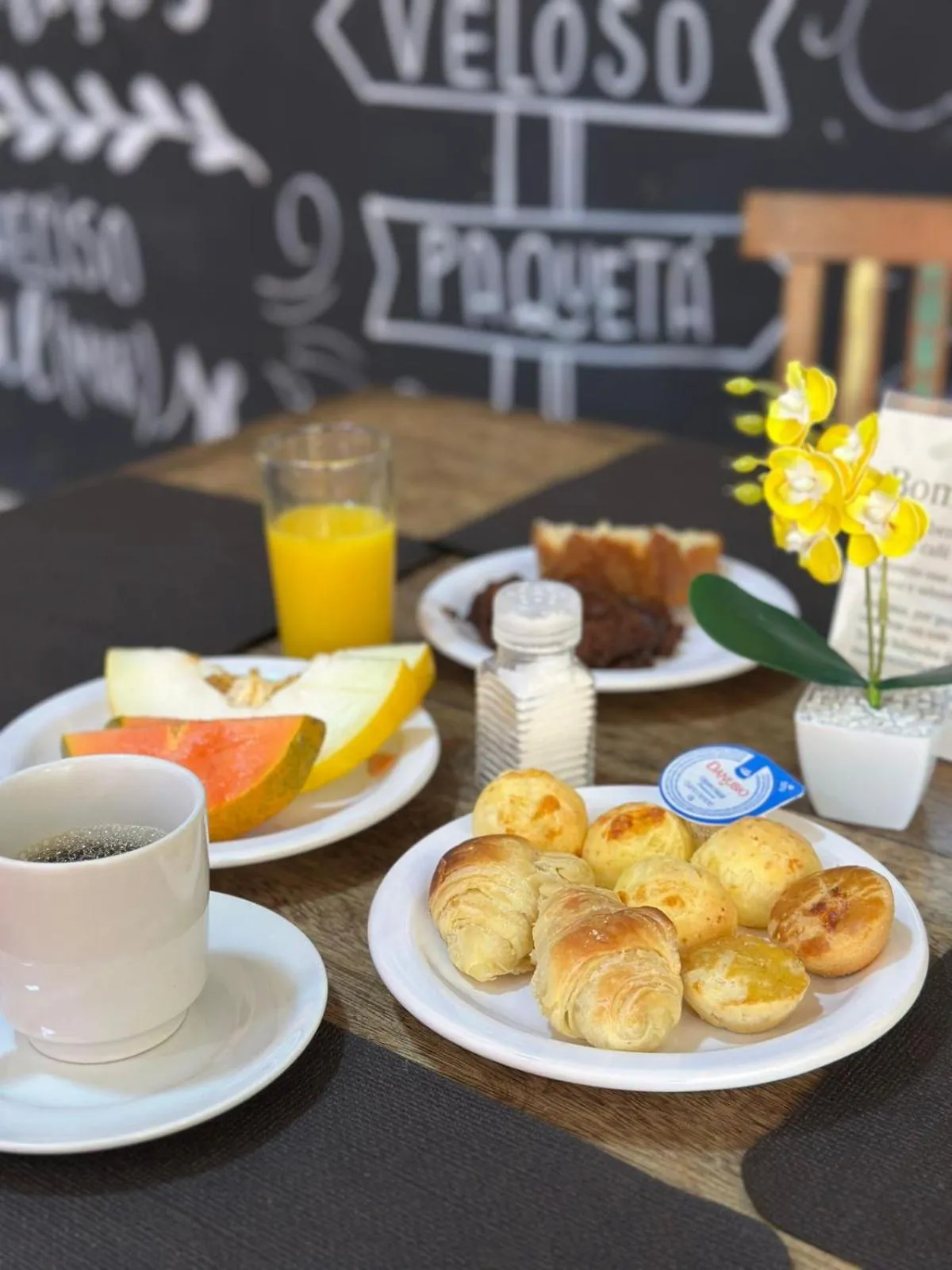 Breakfast in Pousada Casa Rosada Ilhabela