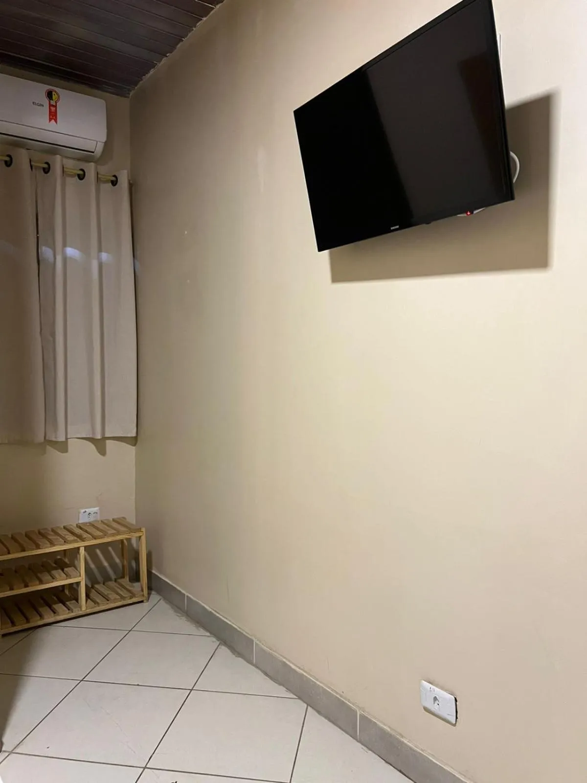 TV and multimedia in Pousada Casa Rosada Ilhabela