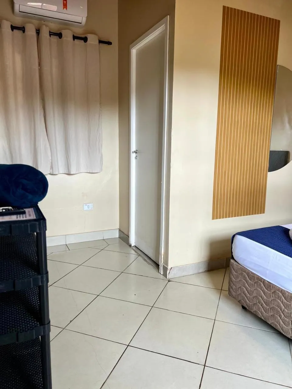 Photo of the whole room, Bed in Pousada Casa Rosada Ilhabela