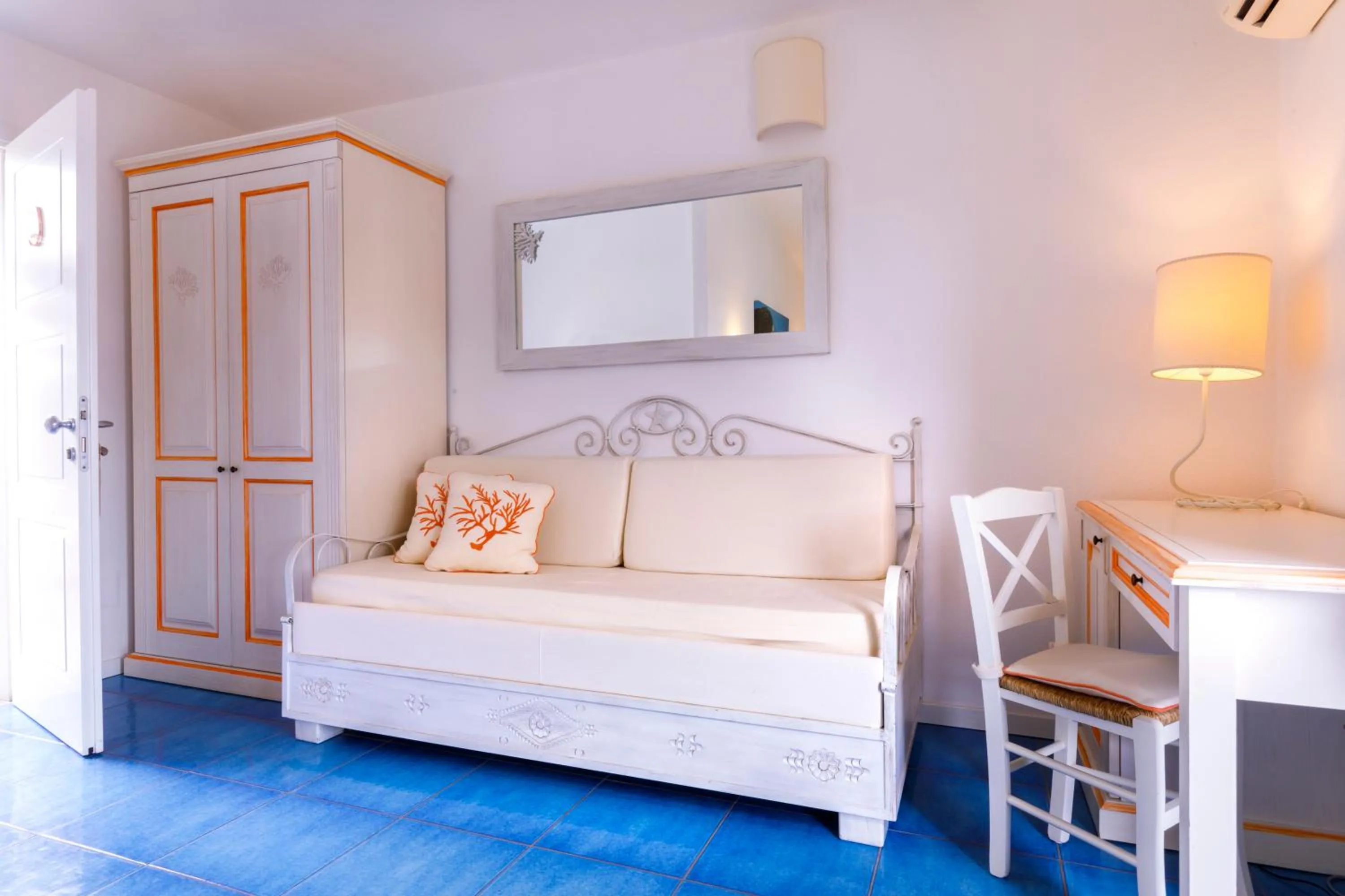 Bedroom, Bed in Janas Hotel