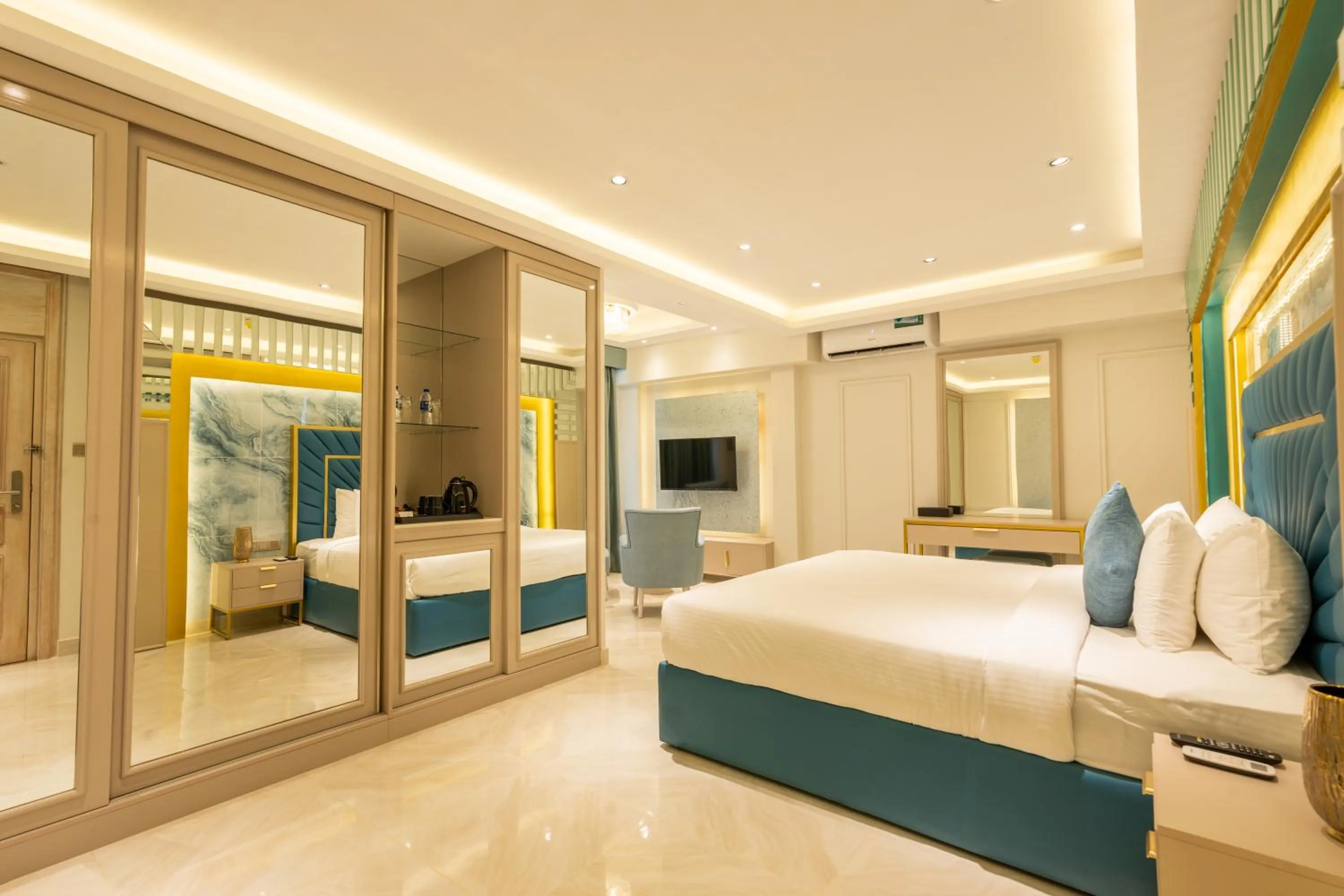 Bed in Marine Bay Colombo