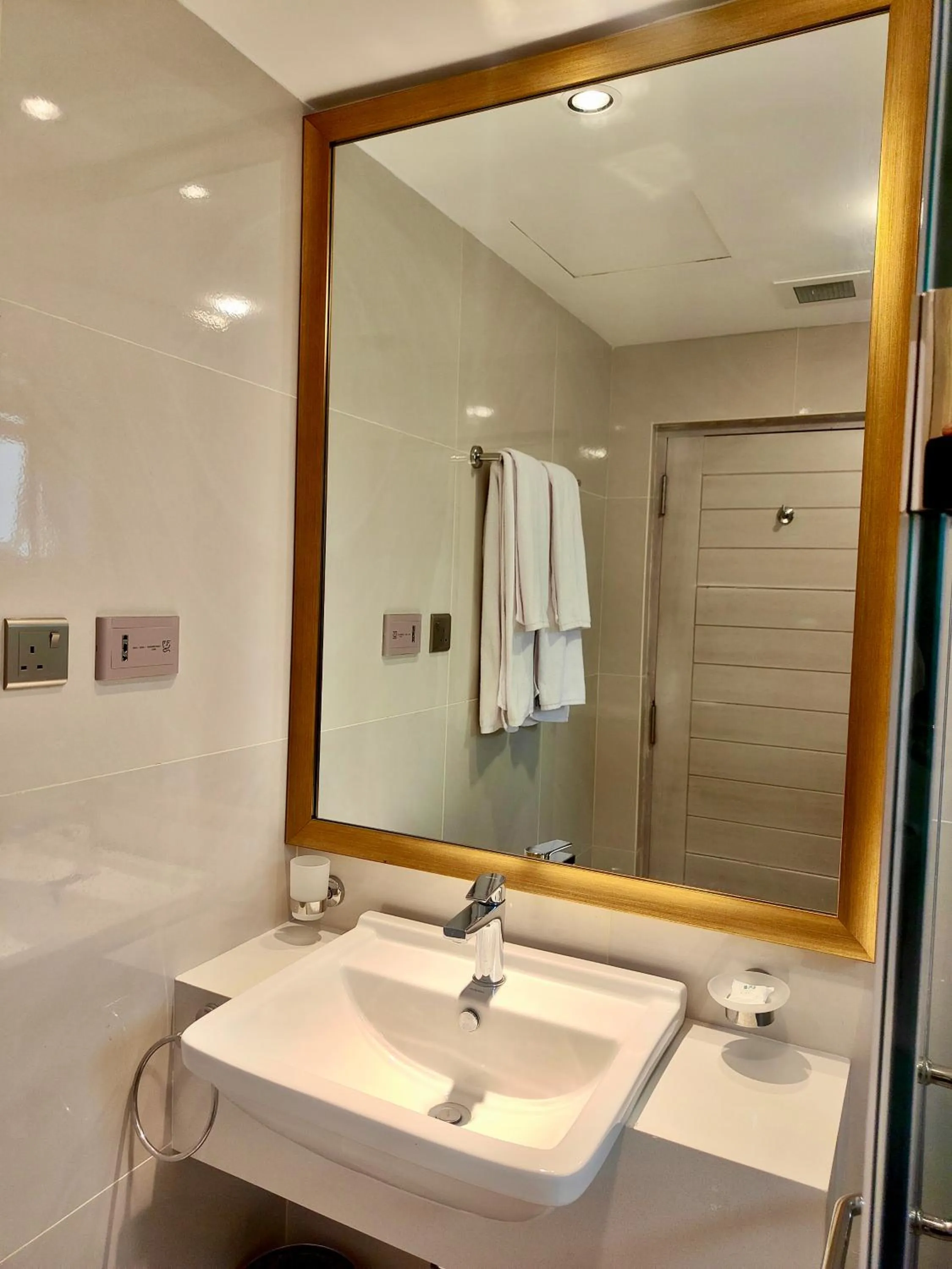 Toilet in Marine Bay Colombo