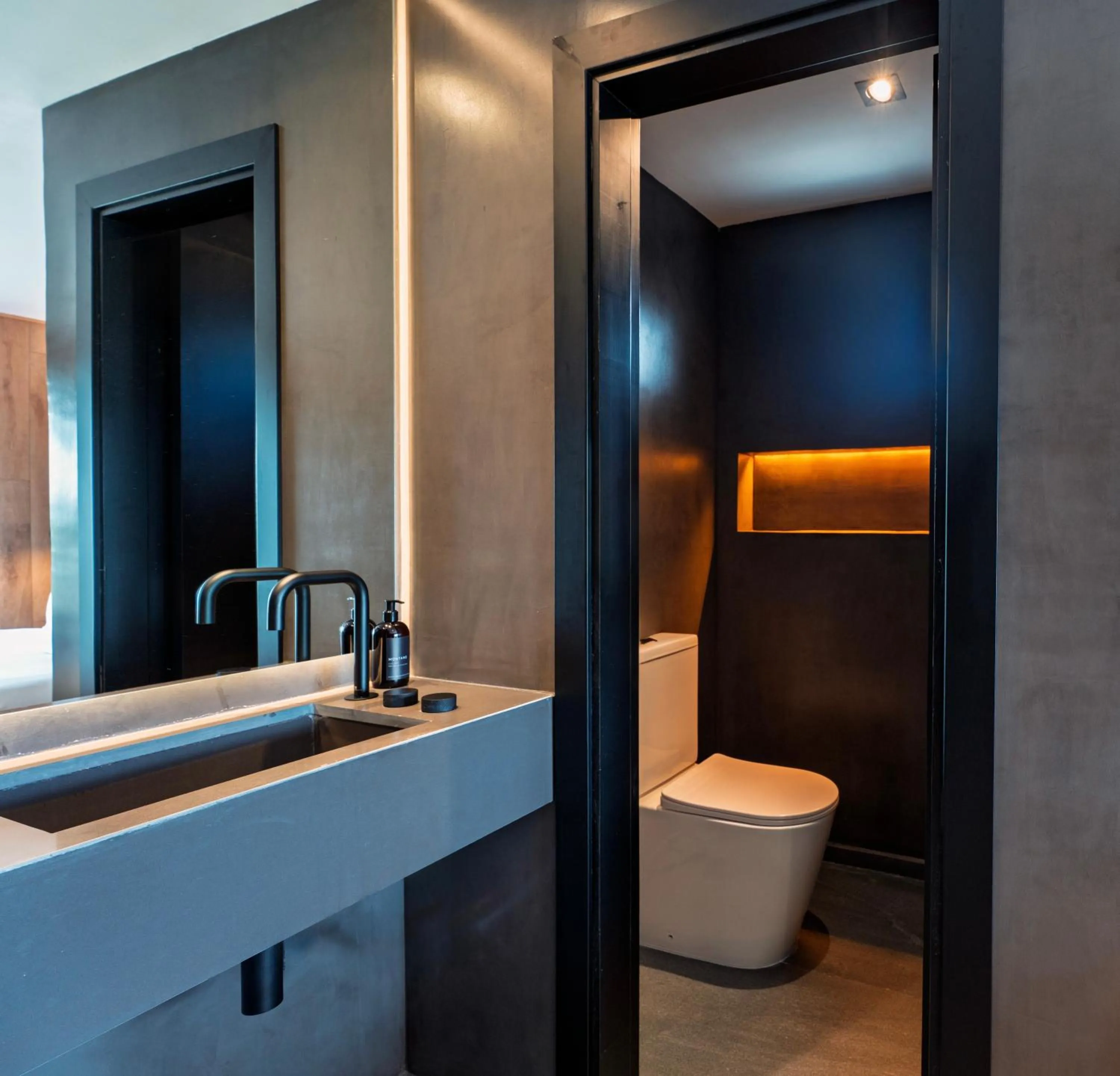 Montano Boutique Suites