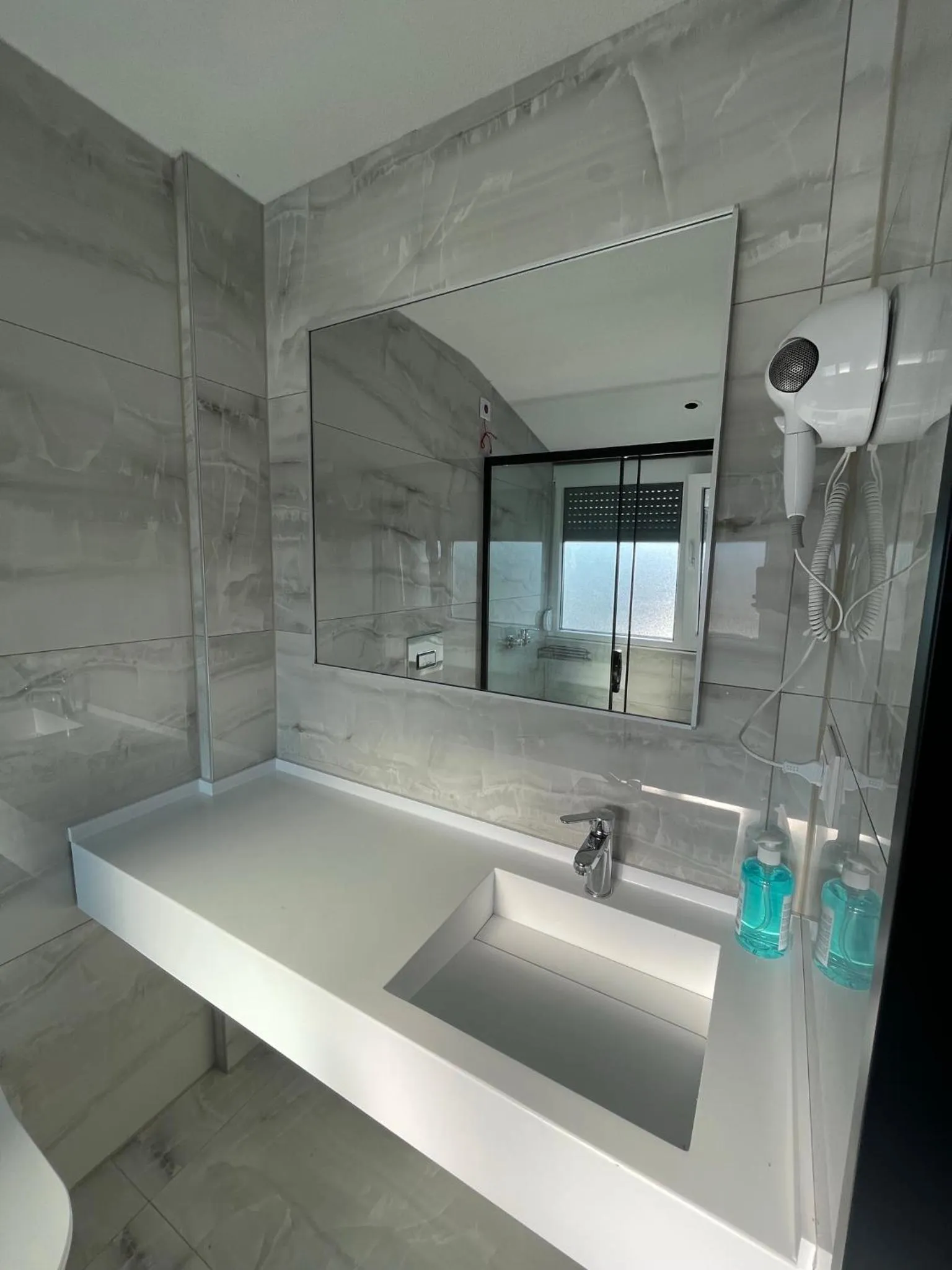 Shower in Kubi Hotel