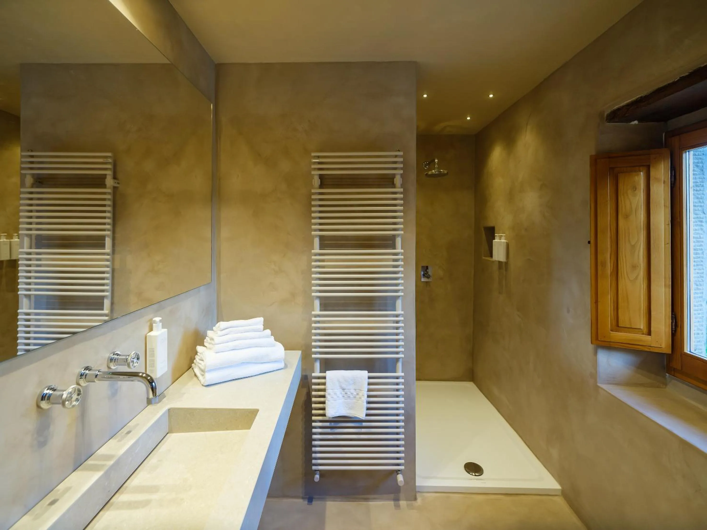 Shower in Villa Barberino