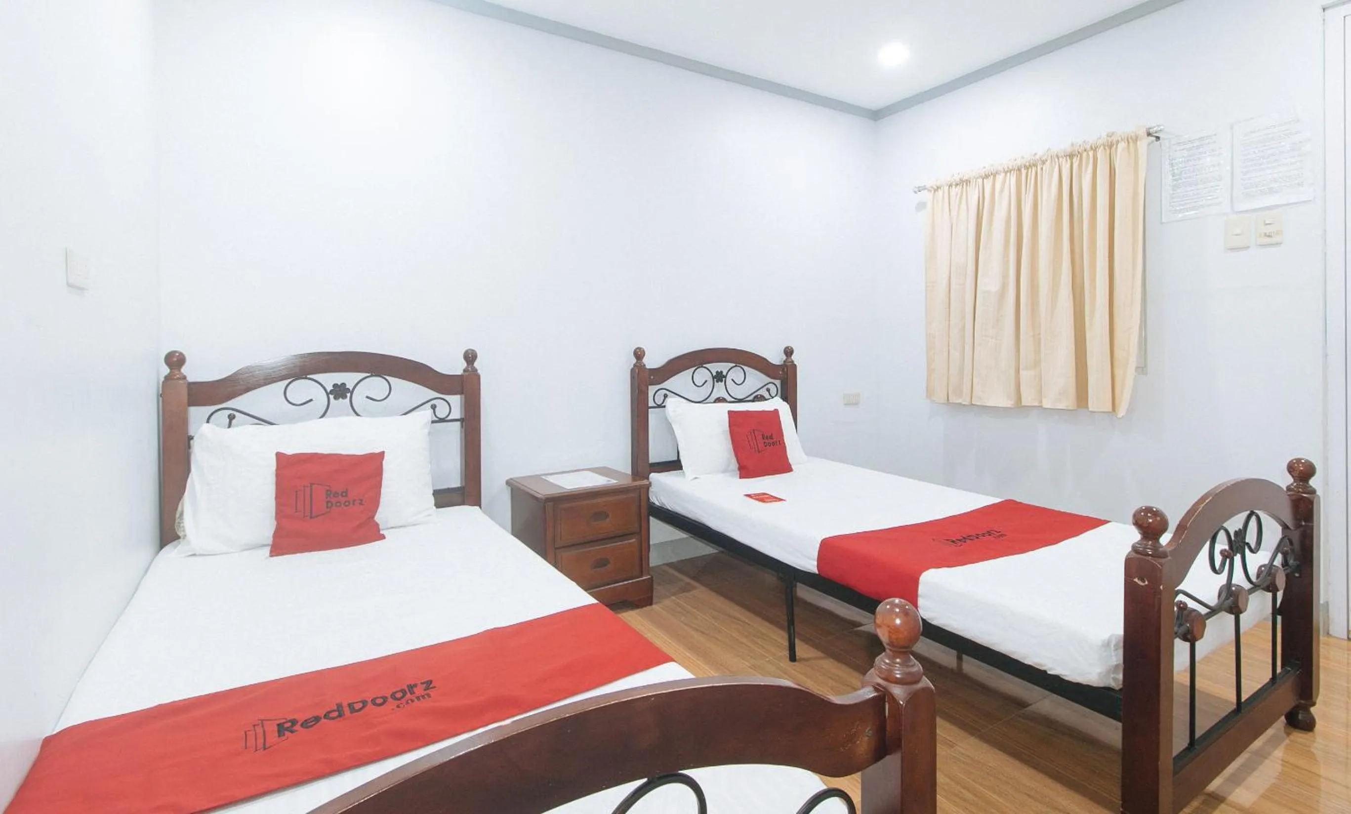 Bed in RedDoorz at Guimod Transient House Ilocos Sur