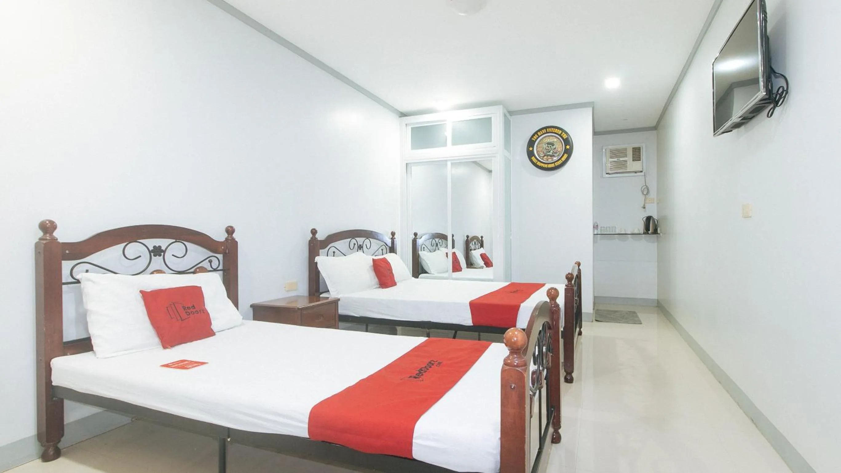 Bed in RedDoorz at Guimod Transient House Ilocos Sur