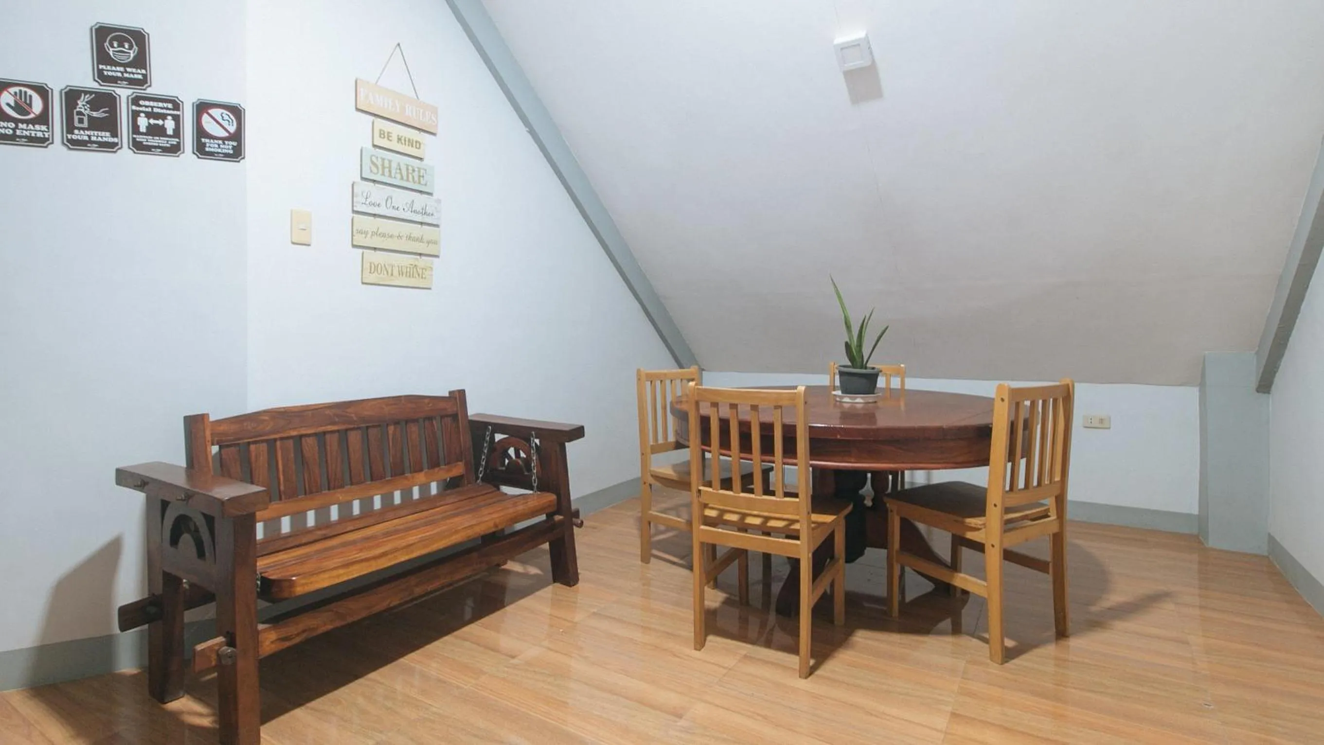 Lobby or reception in RedDoorz at Guimod Transient House Ilocos Sur