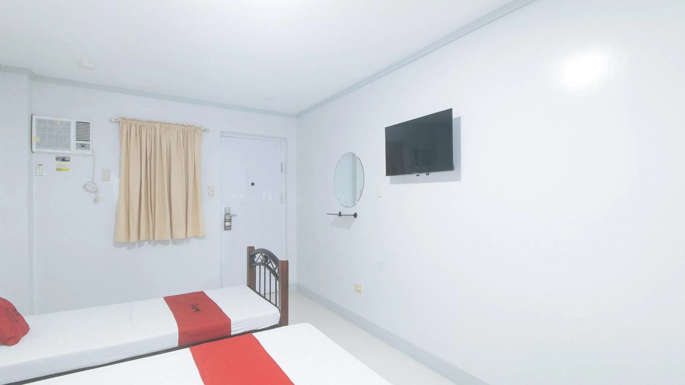 Bed in RedDoorz at Guimod Transient House Ilocos Sur