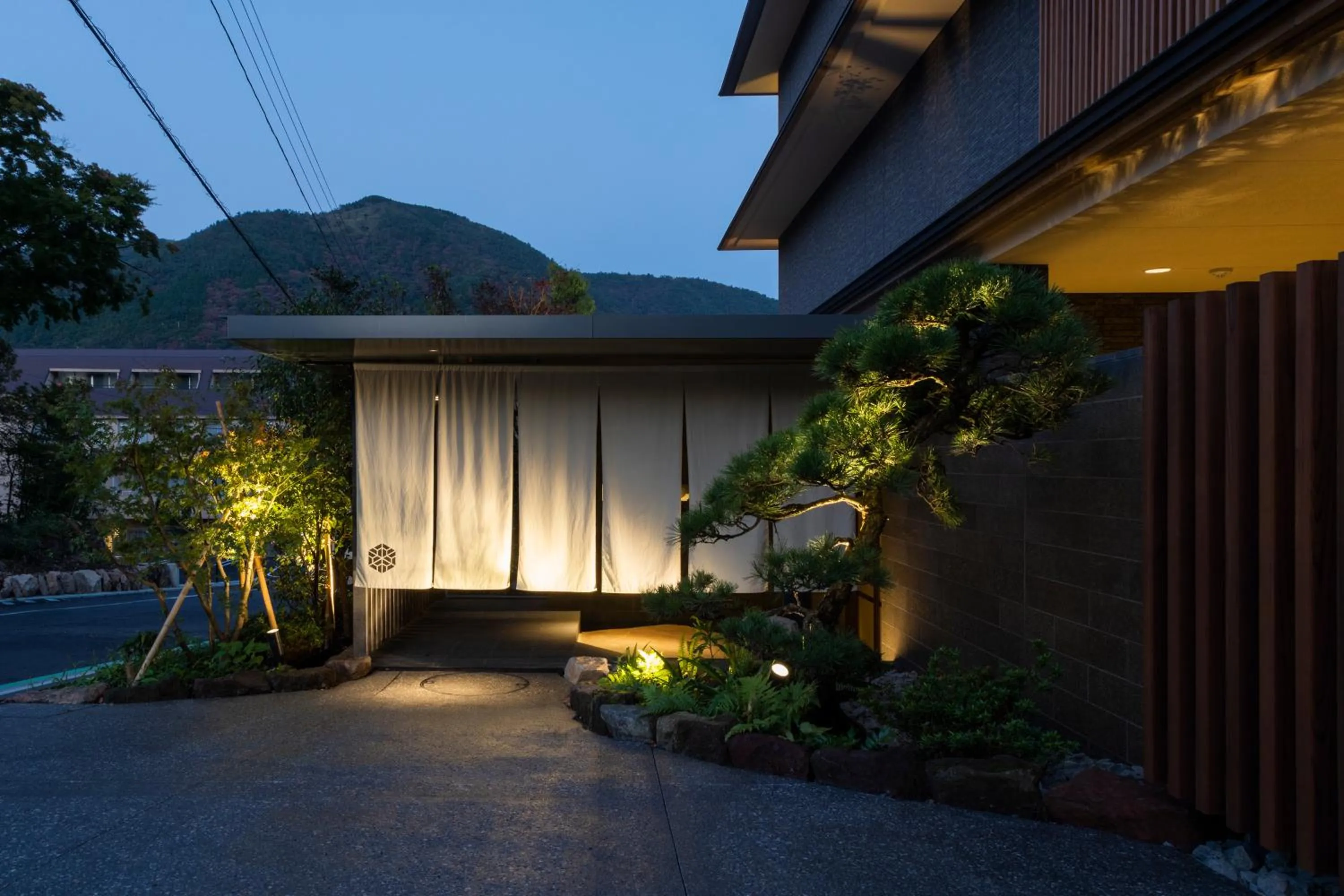 Property building in Hakone Gora KARAKU