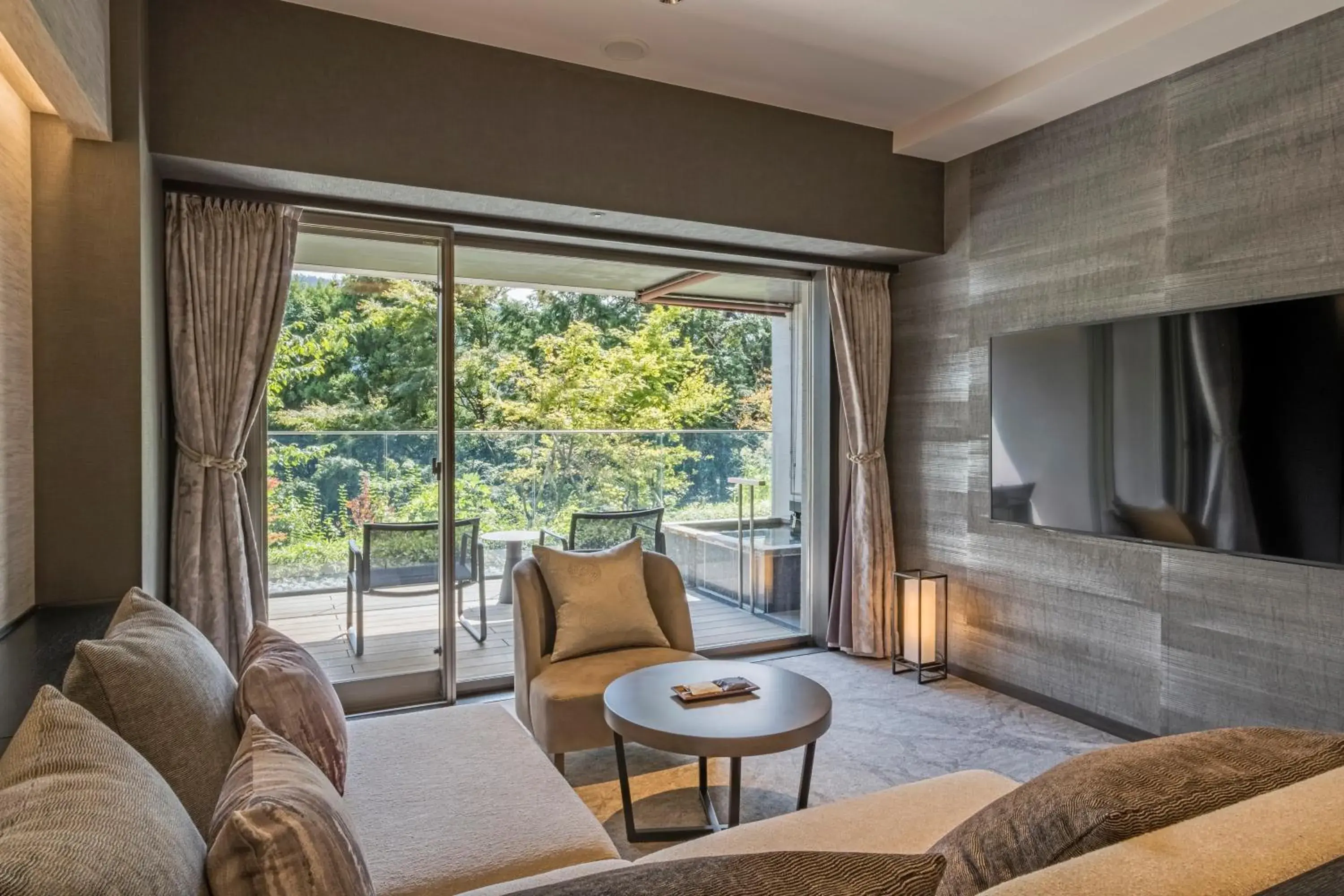 East Wing-Twin Room with Open-Air Bath Western Style / Japanses Dinner Entry 17:00~18:00 in Hakone Gora KARAKU East Wing-Twin Room with Open-Air Bath Western Style / Japanses Dinner Entry 17:00~18:00 in Hakone Gora KARAKU