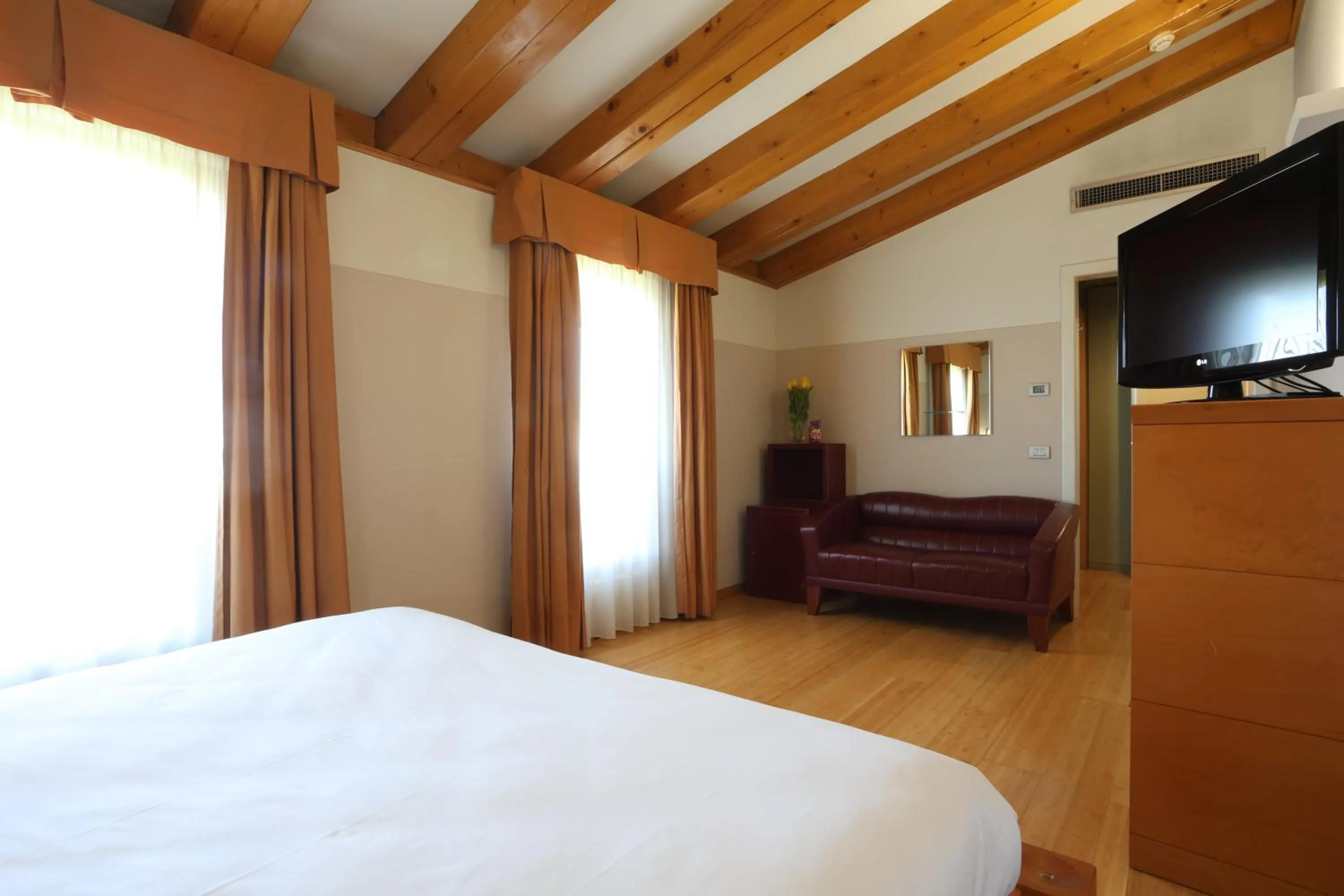 Bedroom, Bed in Hotel Della Torre 1850