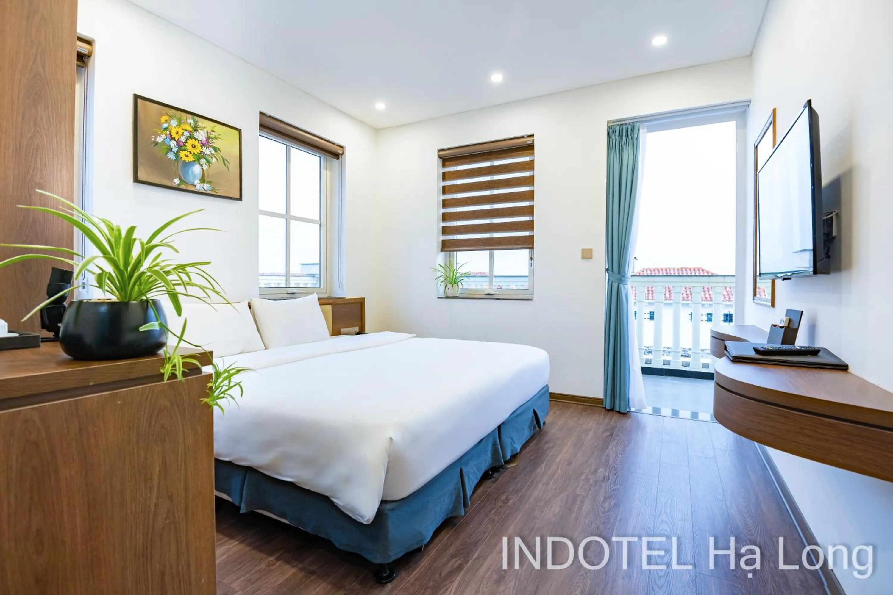 Bed in INDOTEL HALONG HOTEL