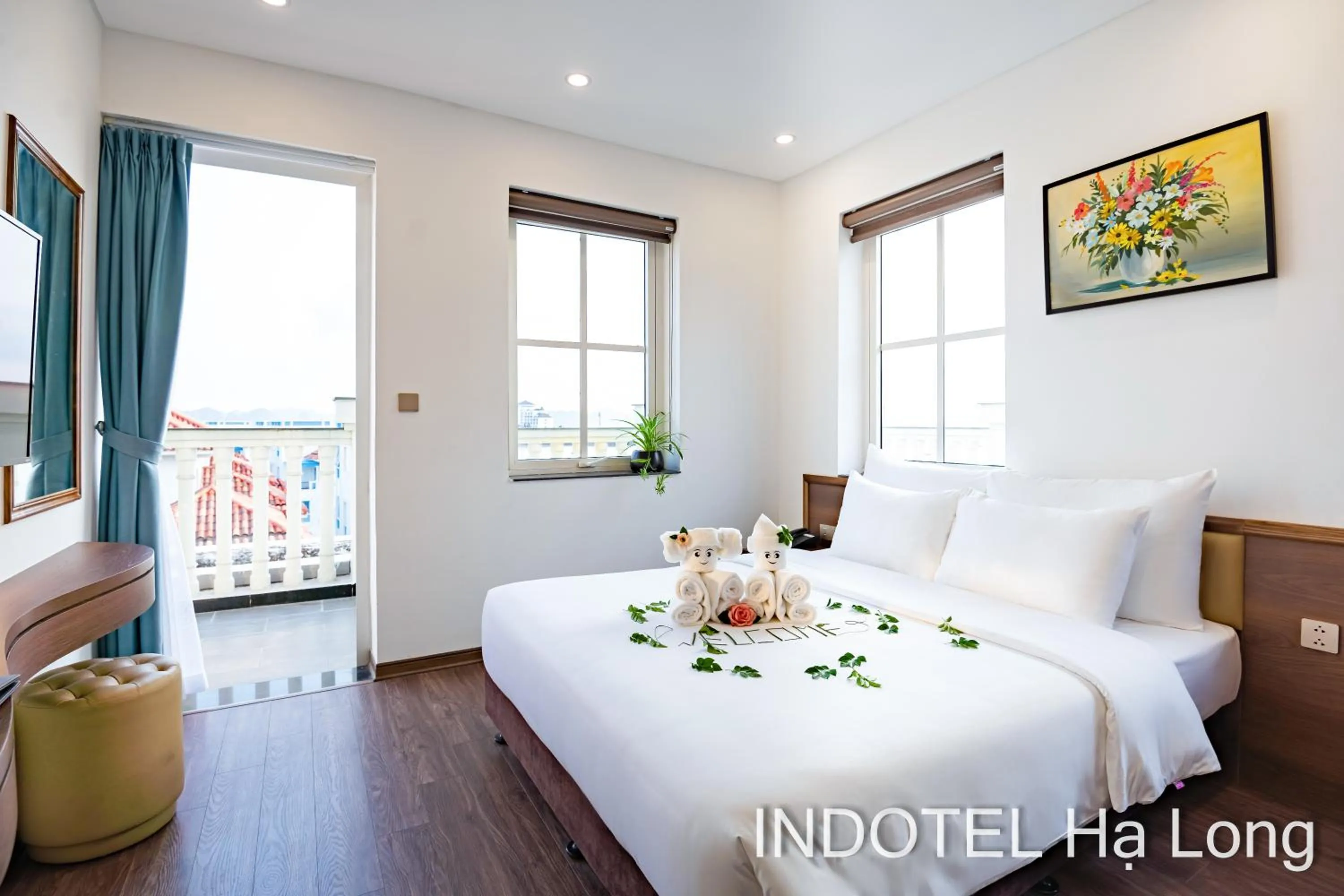 Bed in INDOTEL HALONG HOTEL