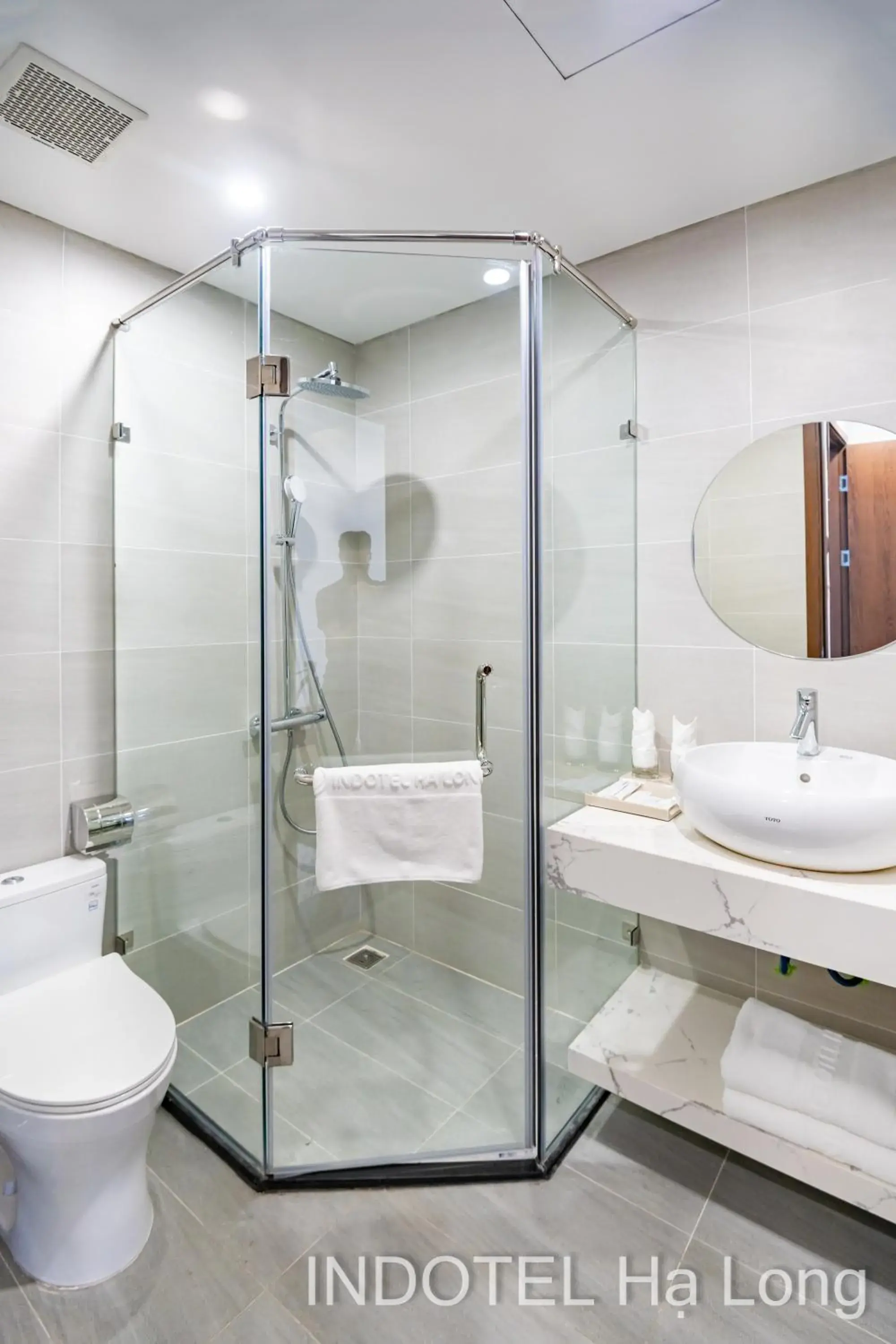 Deluxe Double or Twin Room with City View in INDOTEL HALONG HOTEL Deluxe Double or Twin Room with City View in INDOTEL HALONG HOTEL