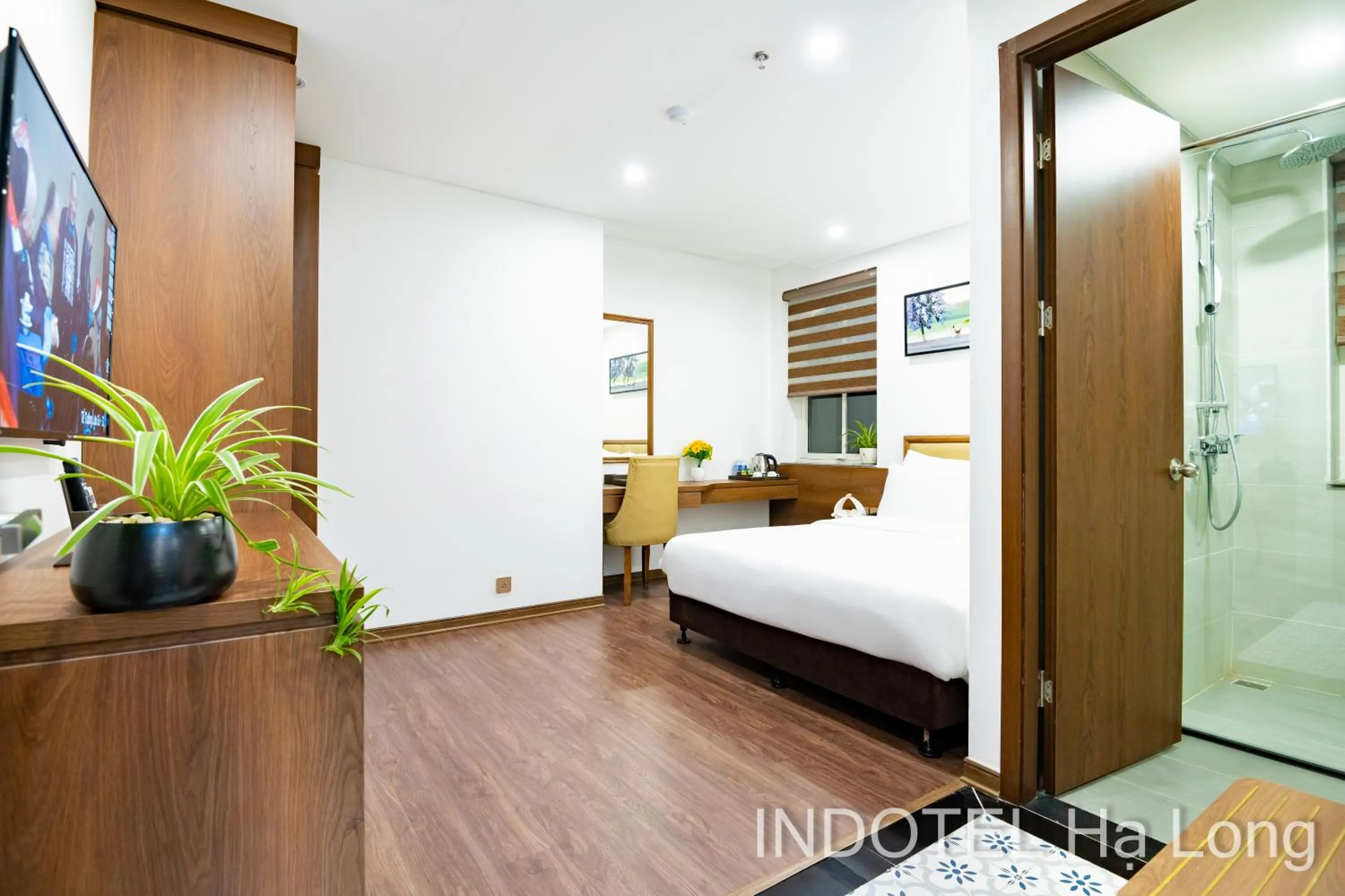 Bed in INDOTEL HALONG HOTEL