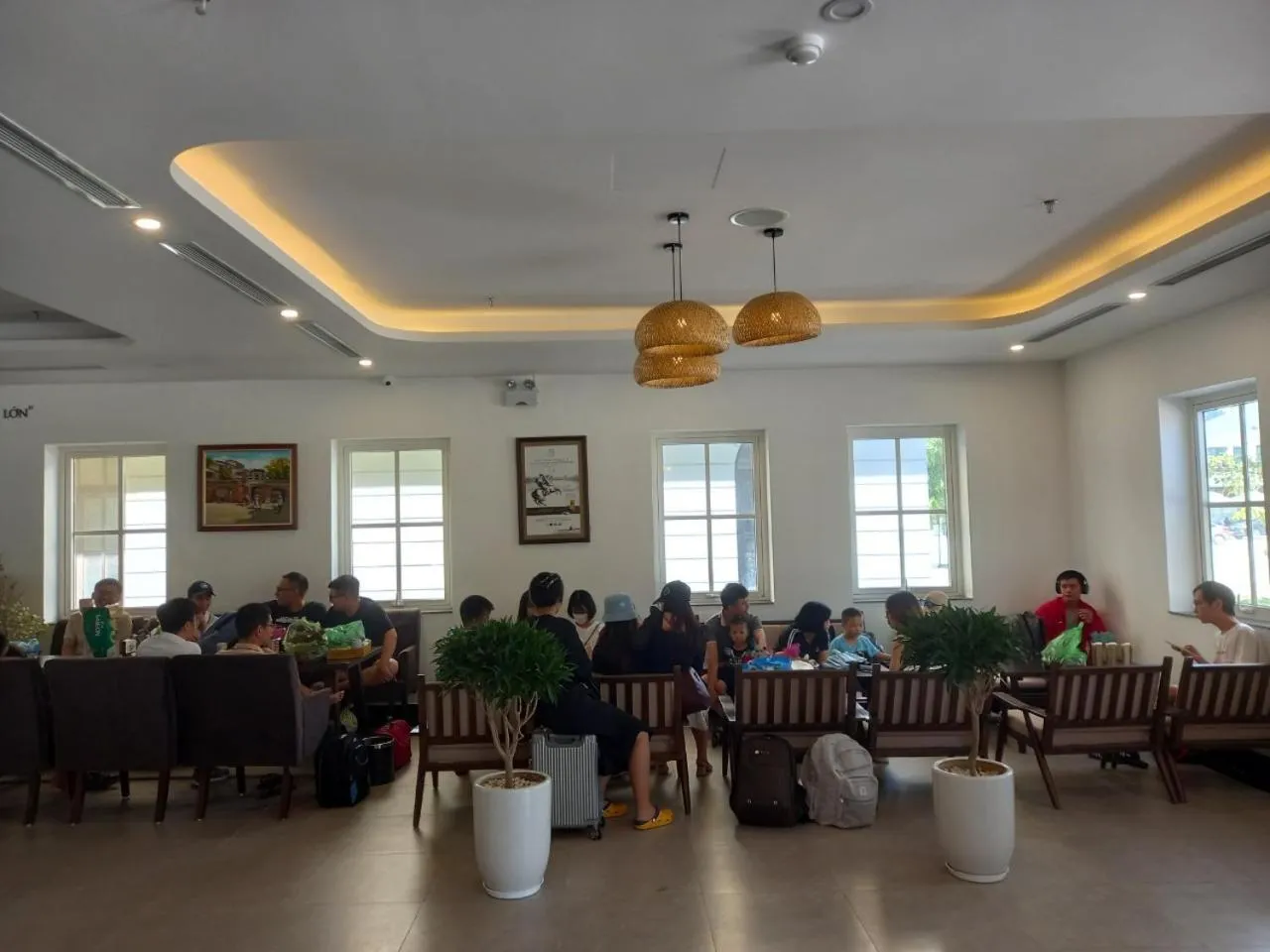 Restaurant/places to eat in INDOTEL HALONG HOTEL