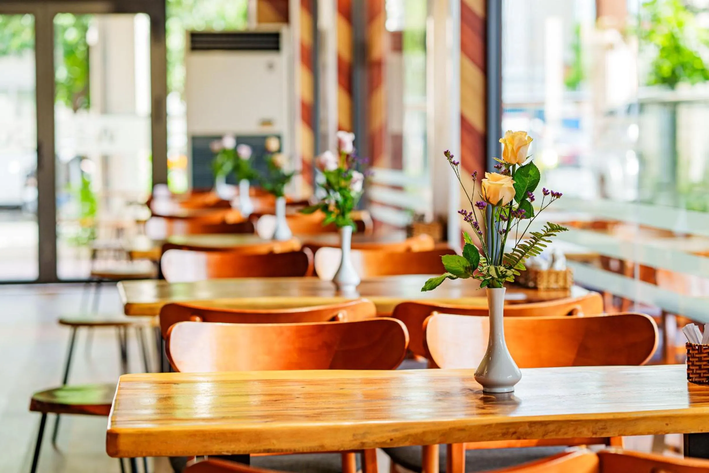 Restaurant/places to eat in T78 Hotel Managed by Nha khach T78