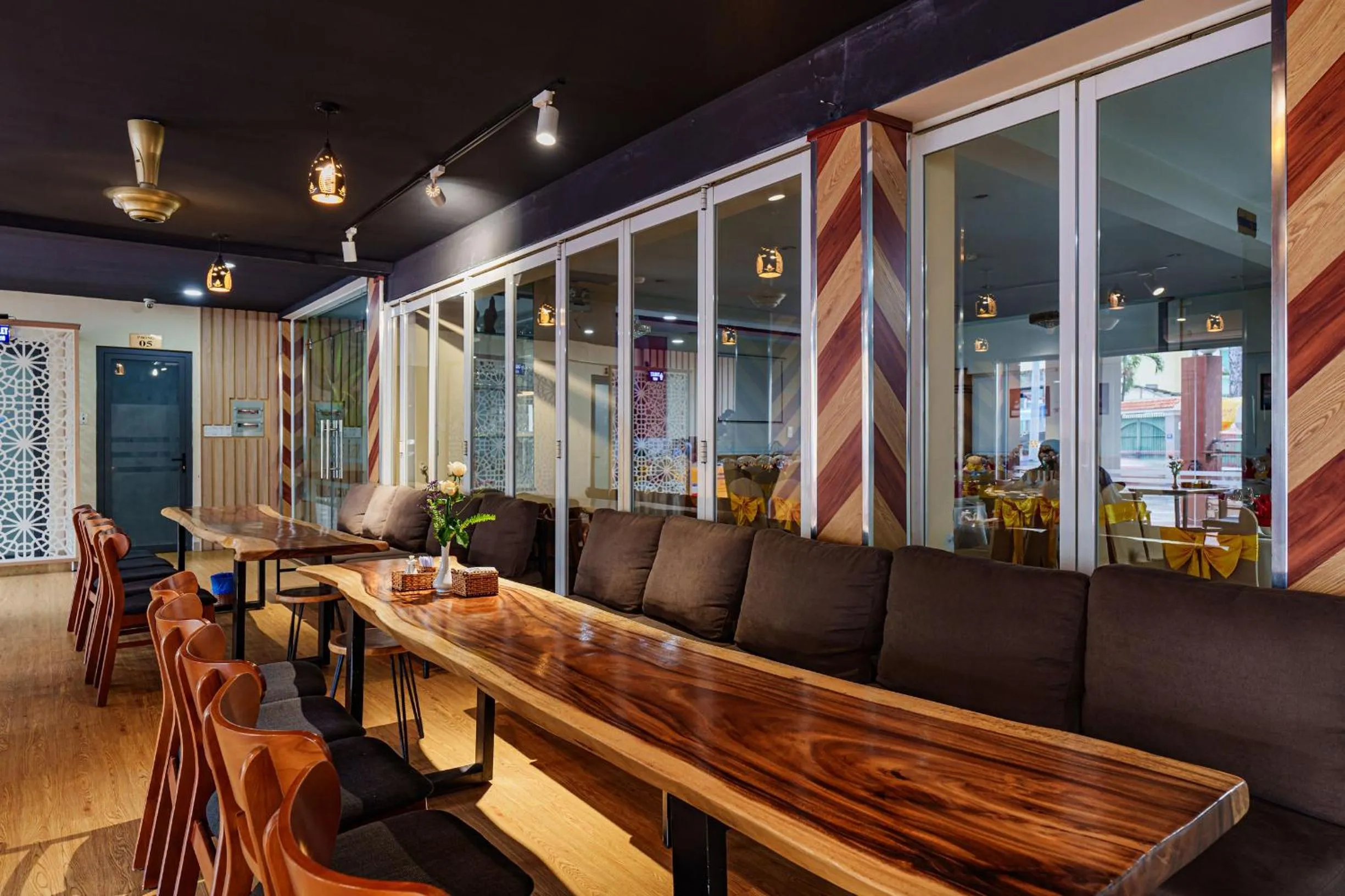 Restaurant/places to eat in T78 Hotel Managed by Nha khach T78