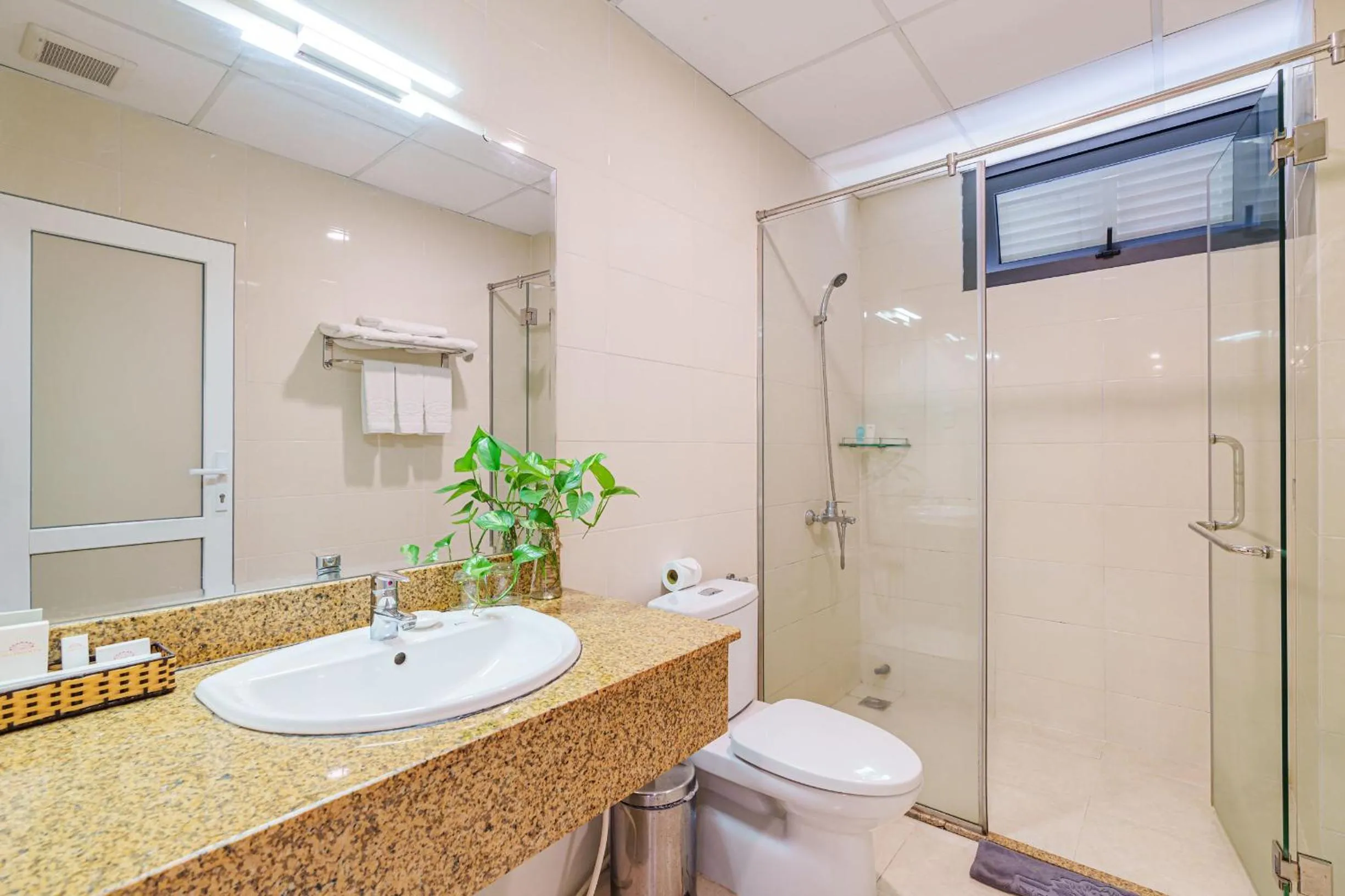 Shower in T78 Hotel Managed by Nha khach T78