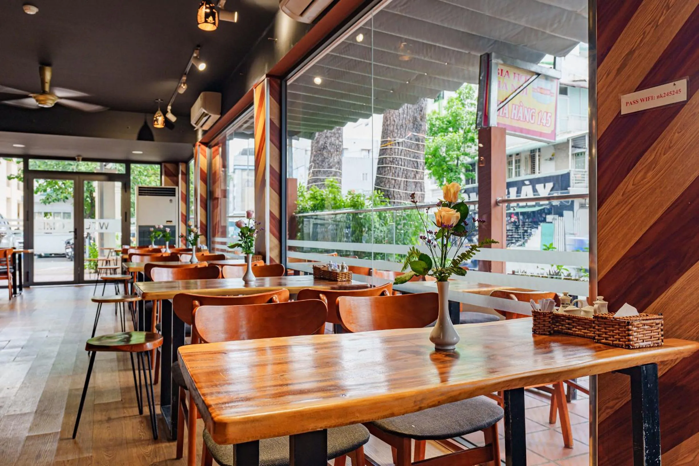 Restaurant/places to eat in T78 Hotel Managed by Nha khach T78