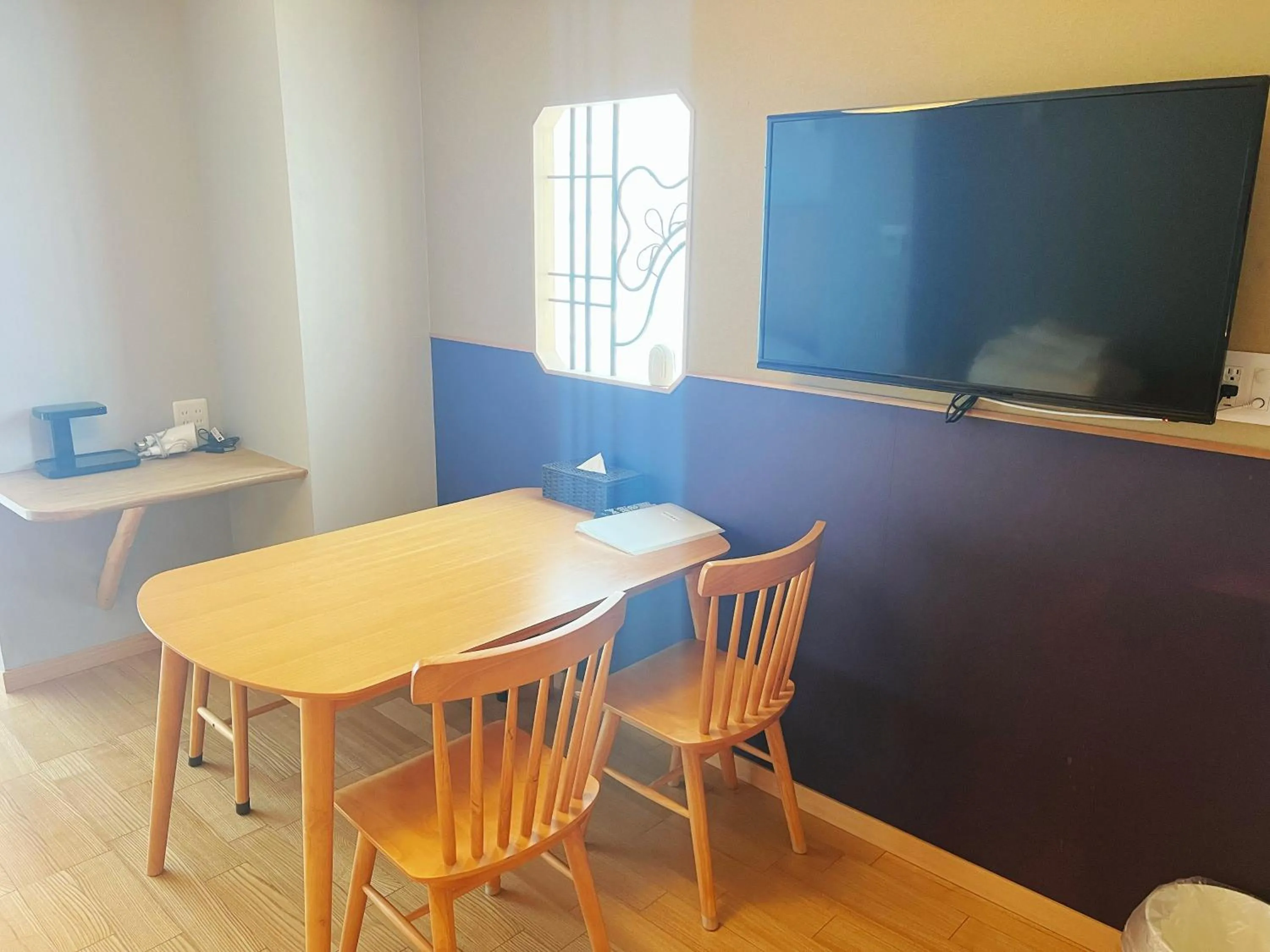 Photo of the whole room in Nplus Tokyo Akihabara Premium