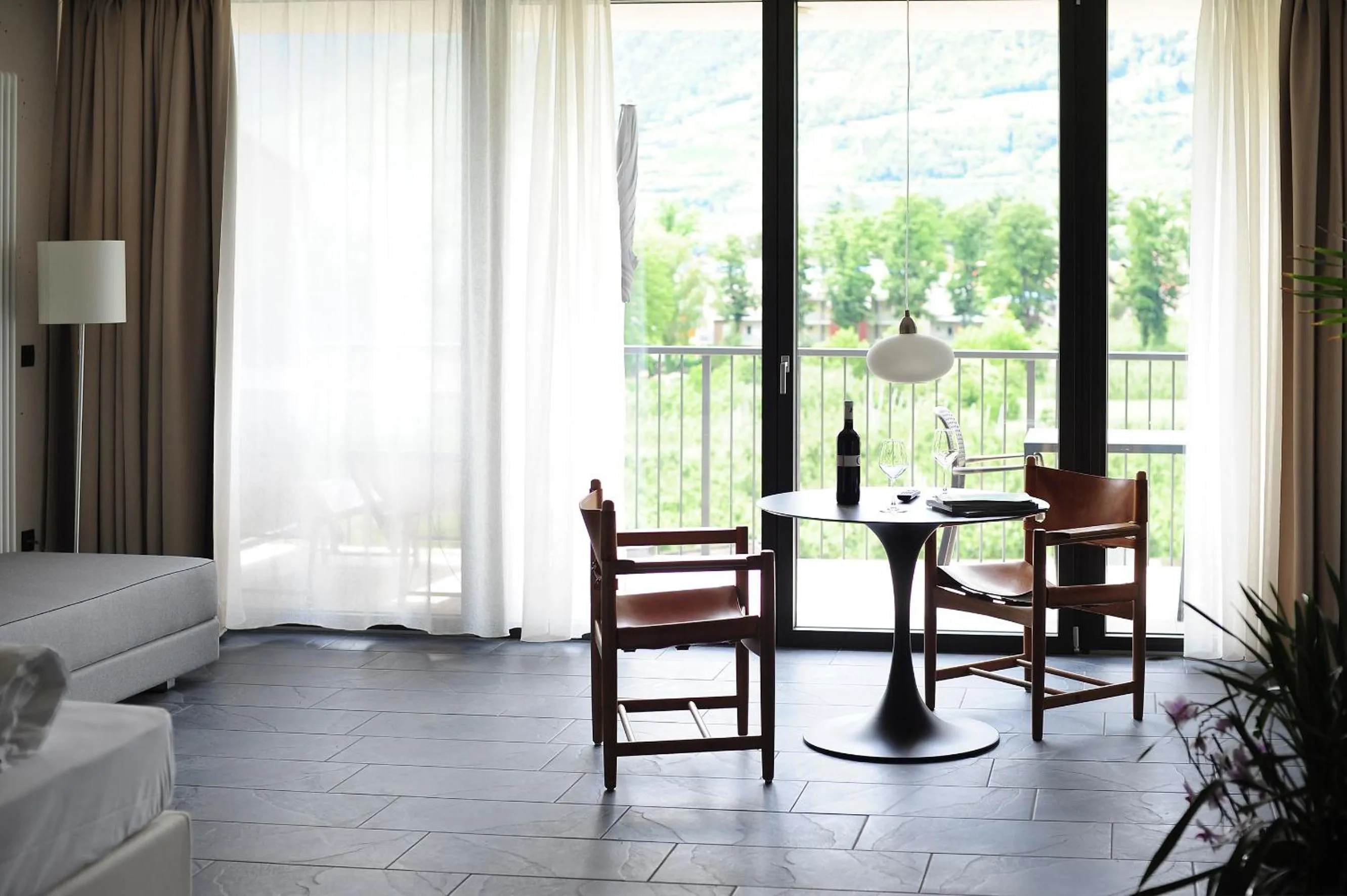 Dining area, Bed in Villa Sasso
