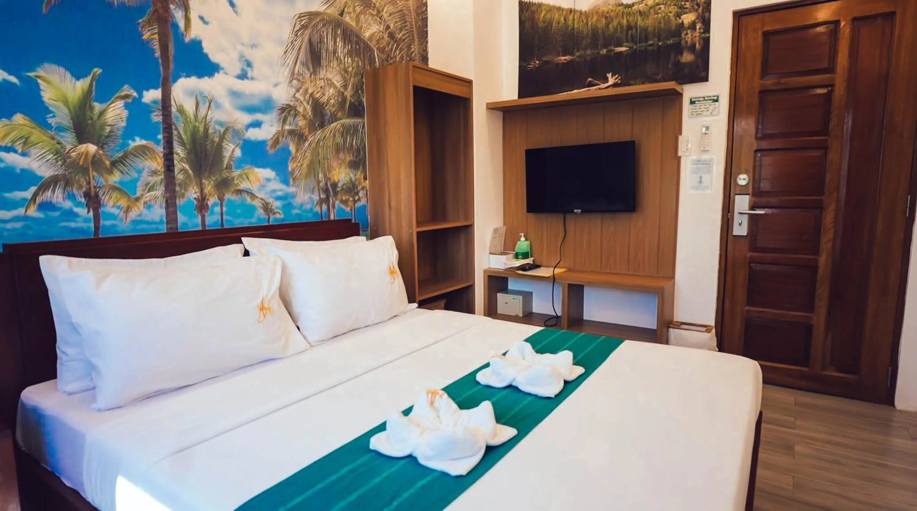 Photo of the whole room, Bed in A&A of the North