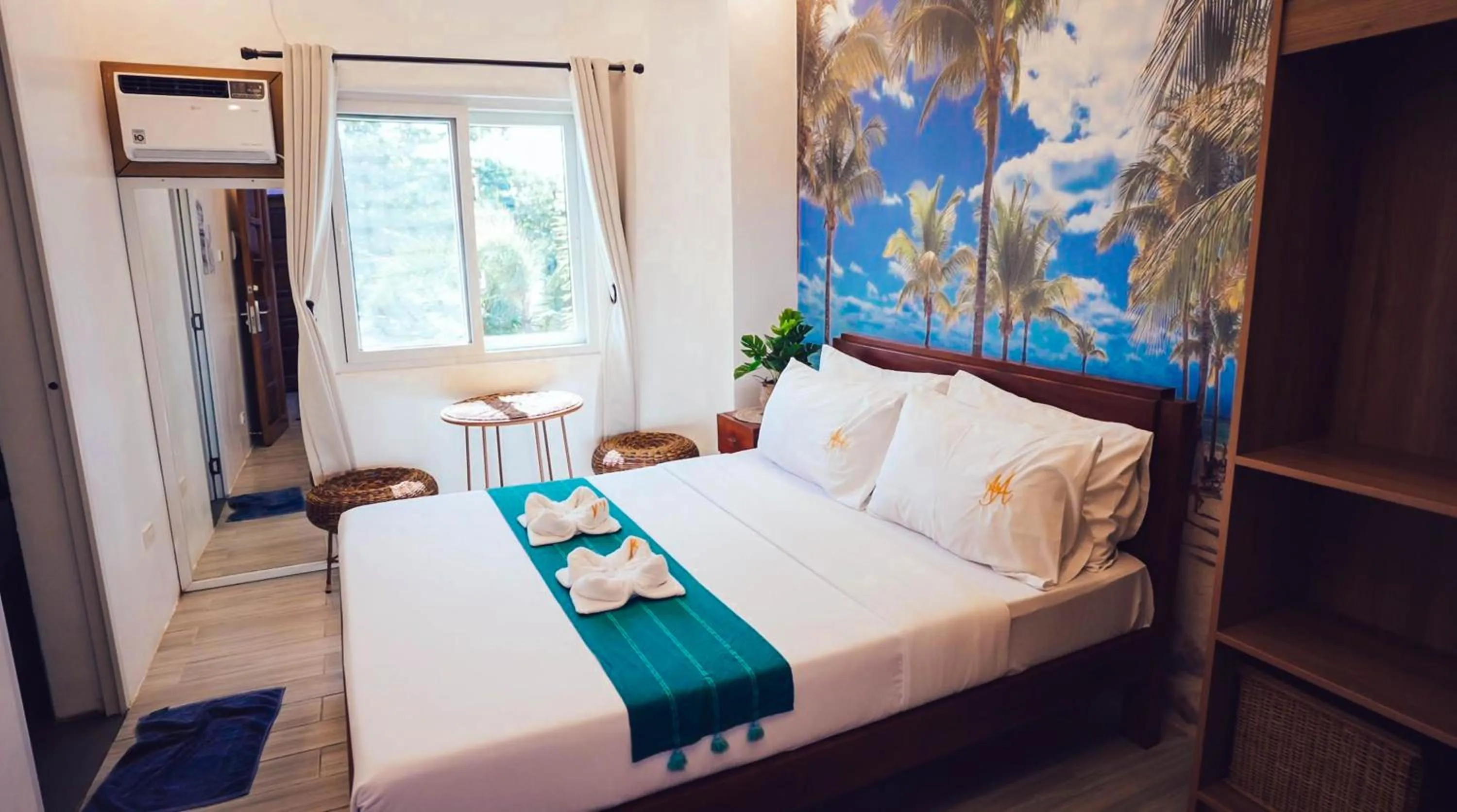 Photo of the whole room, Bed in A&A of the North