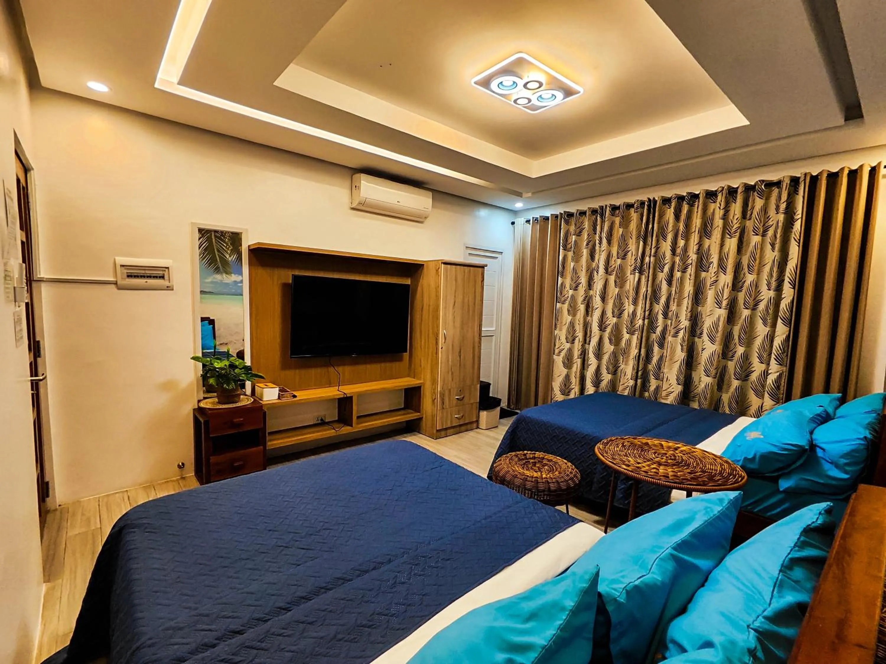 Photo of the whole room, Bed in A&A of the North