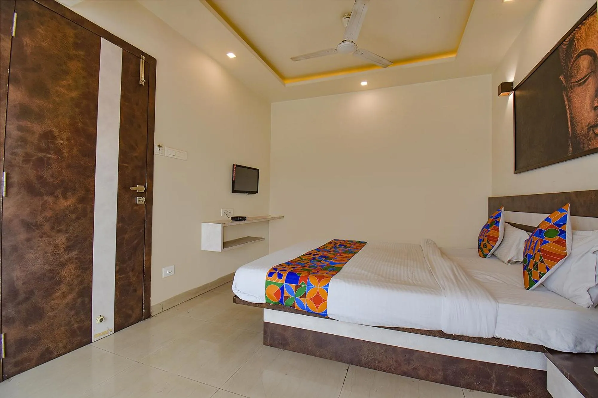 Bed in FabHotel Royce Studio Apartments - Nr Pune International Airport