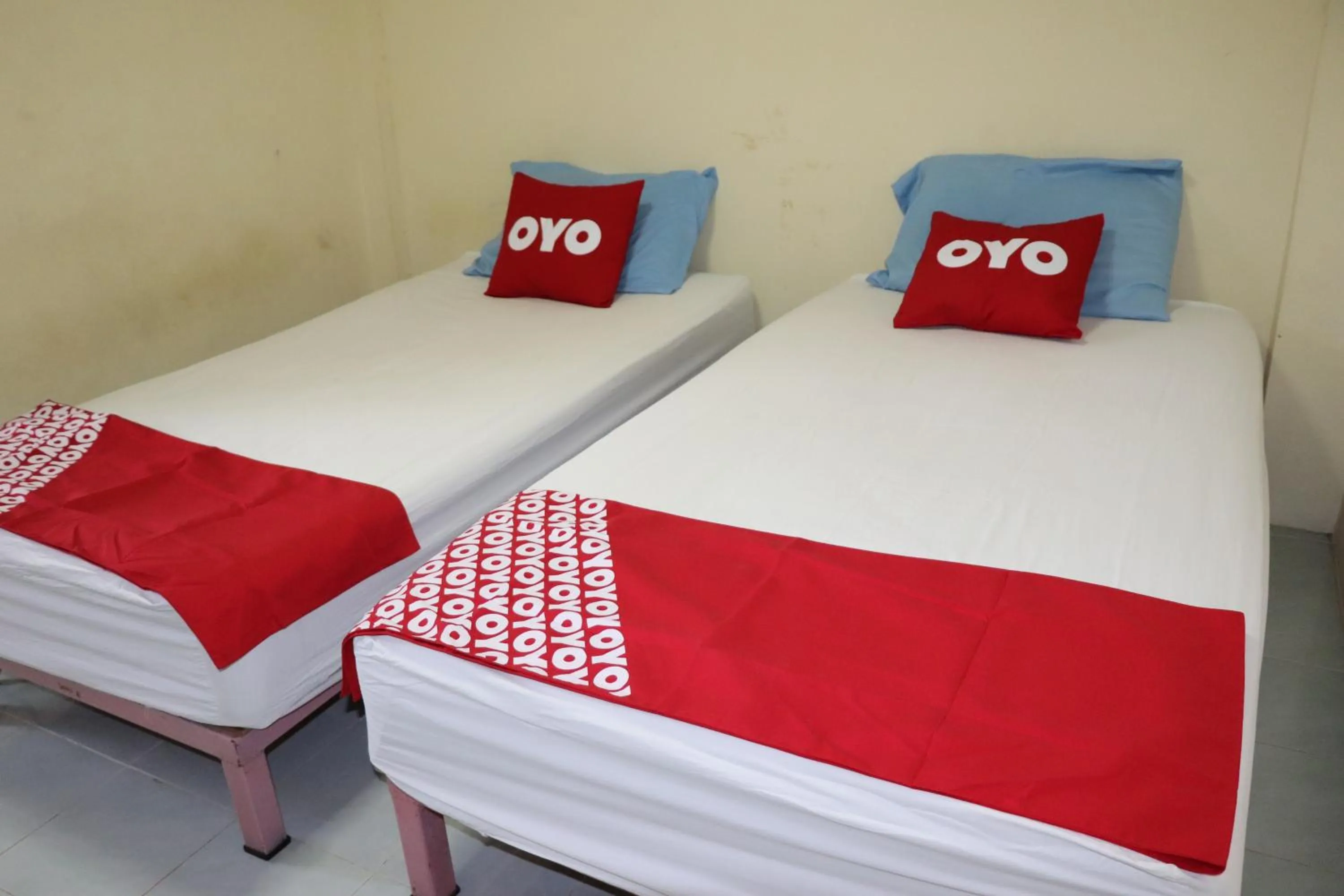 Budget Twin Room in OYO 75408 Tipsiri Place
