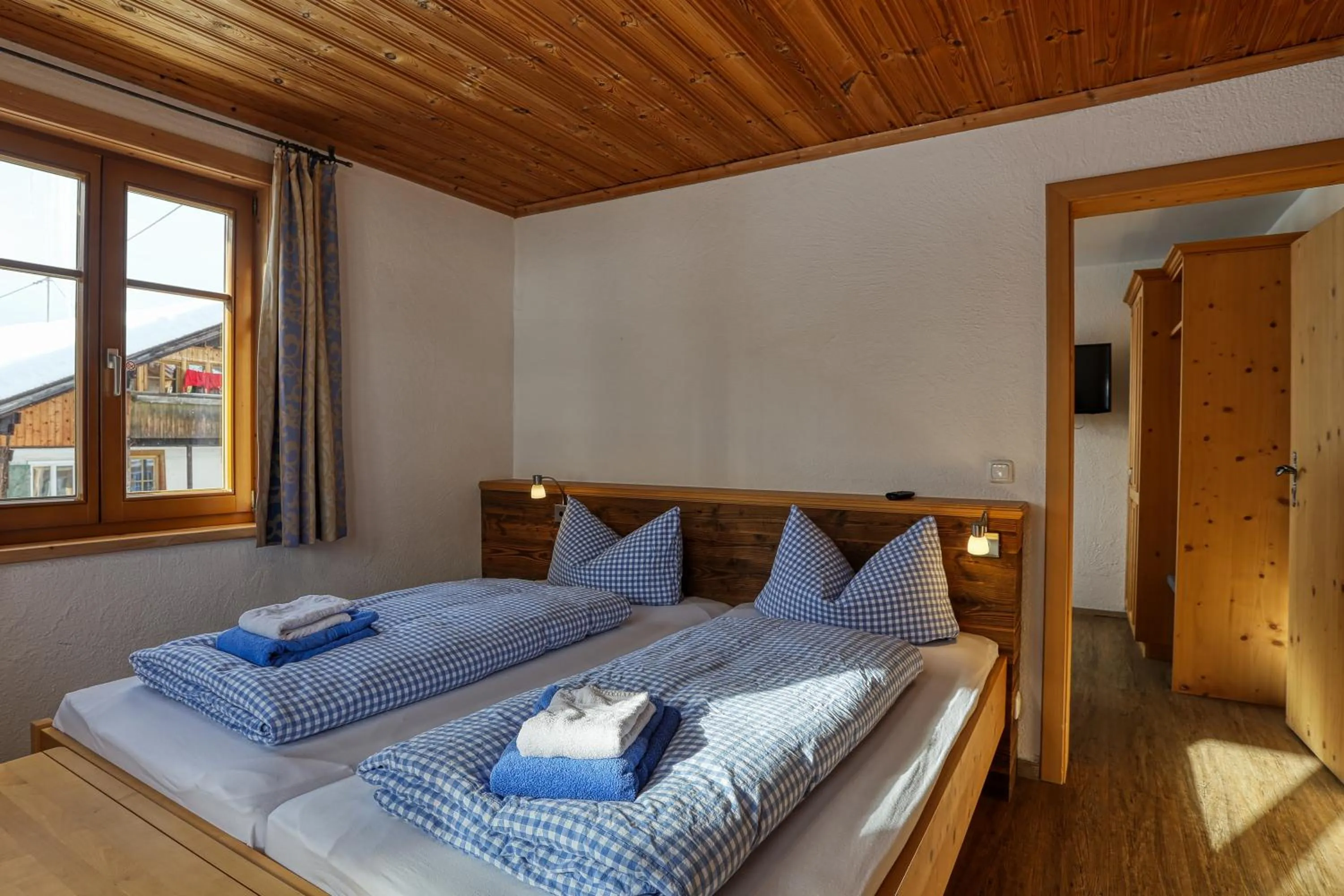 Bed in Berggasthof Sonne Allgäu