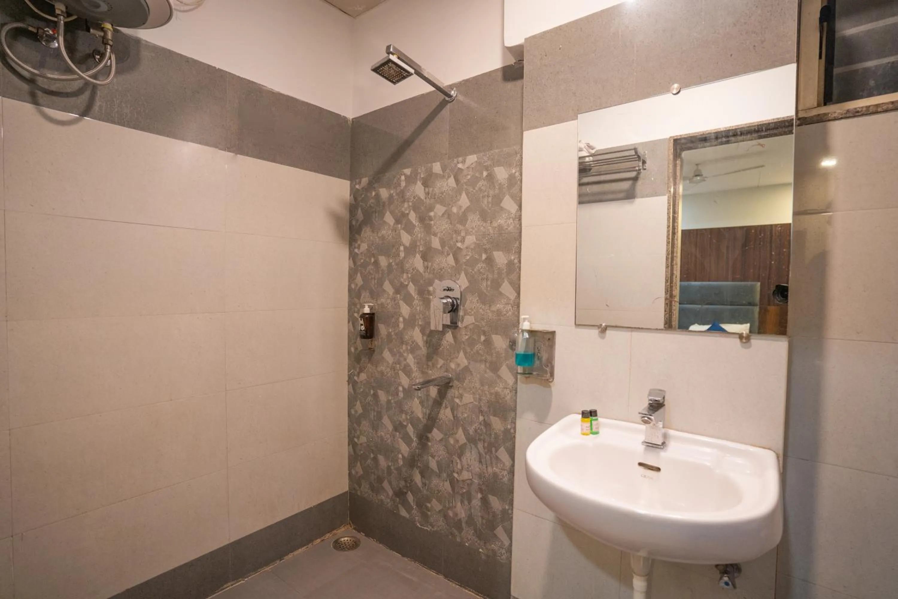 Shower in Hotel Naman