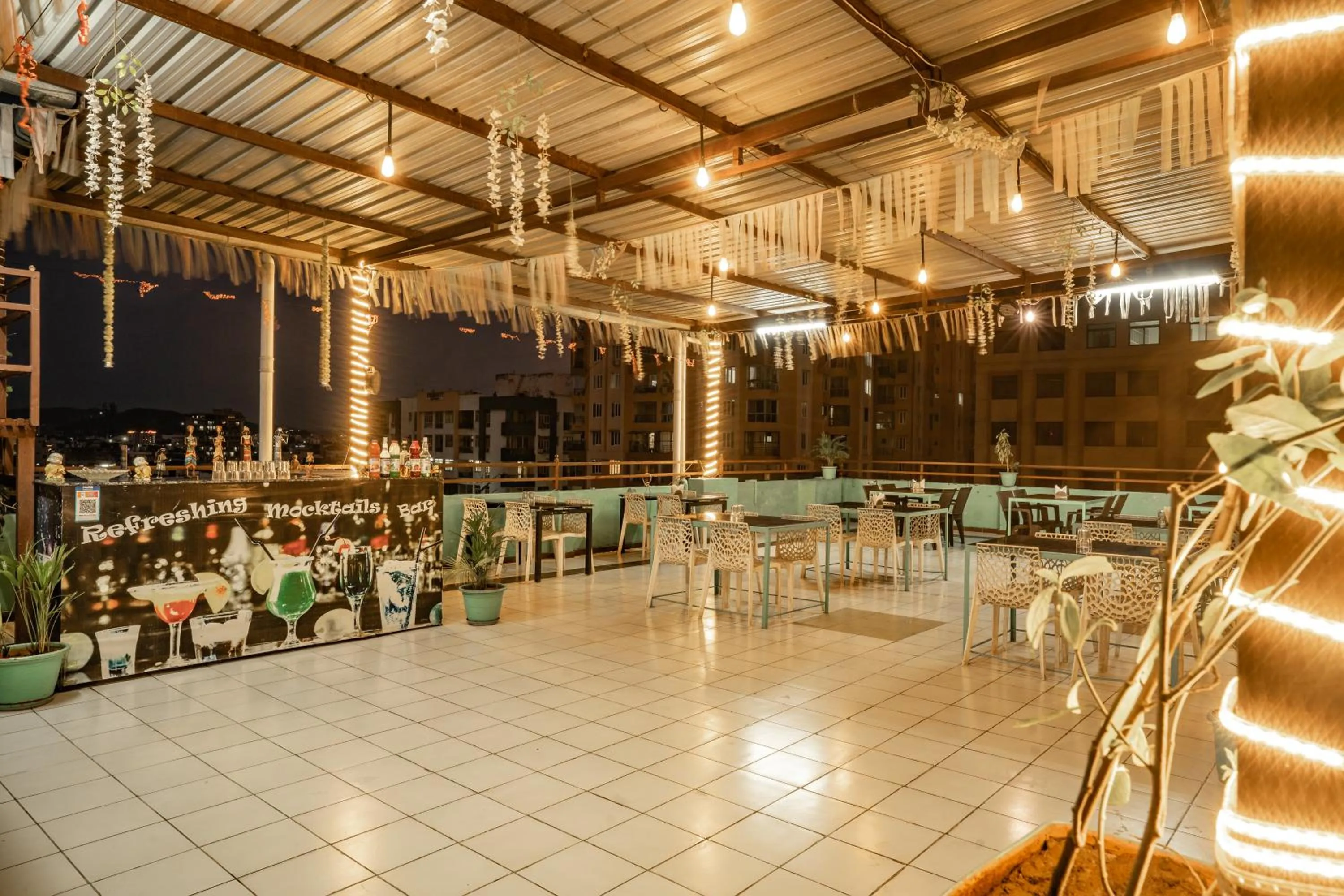 Restaurant/places to eat in Hotel Naman