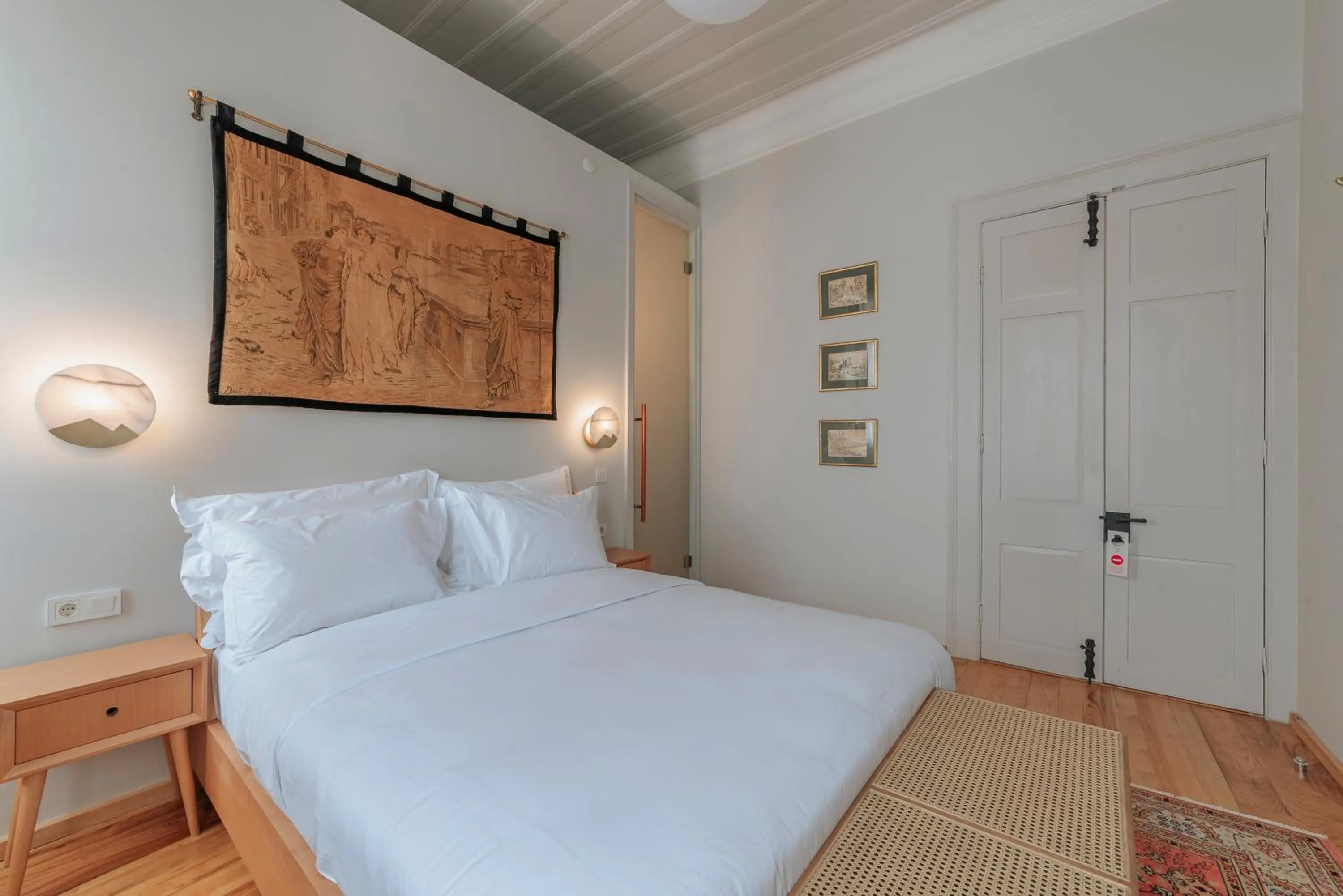 Bed in Karargah Urla