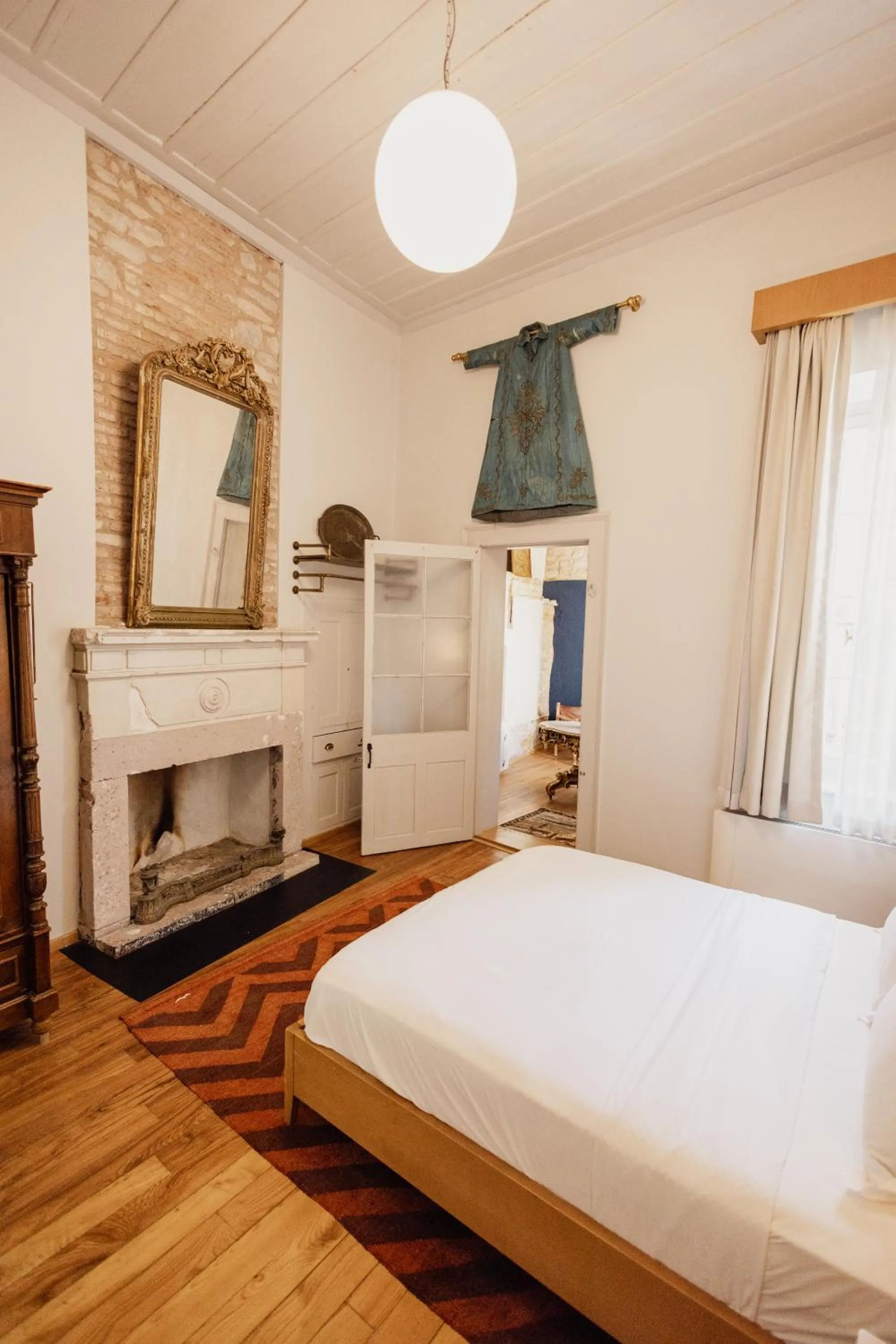 Bed in Karargah Urla